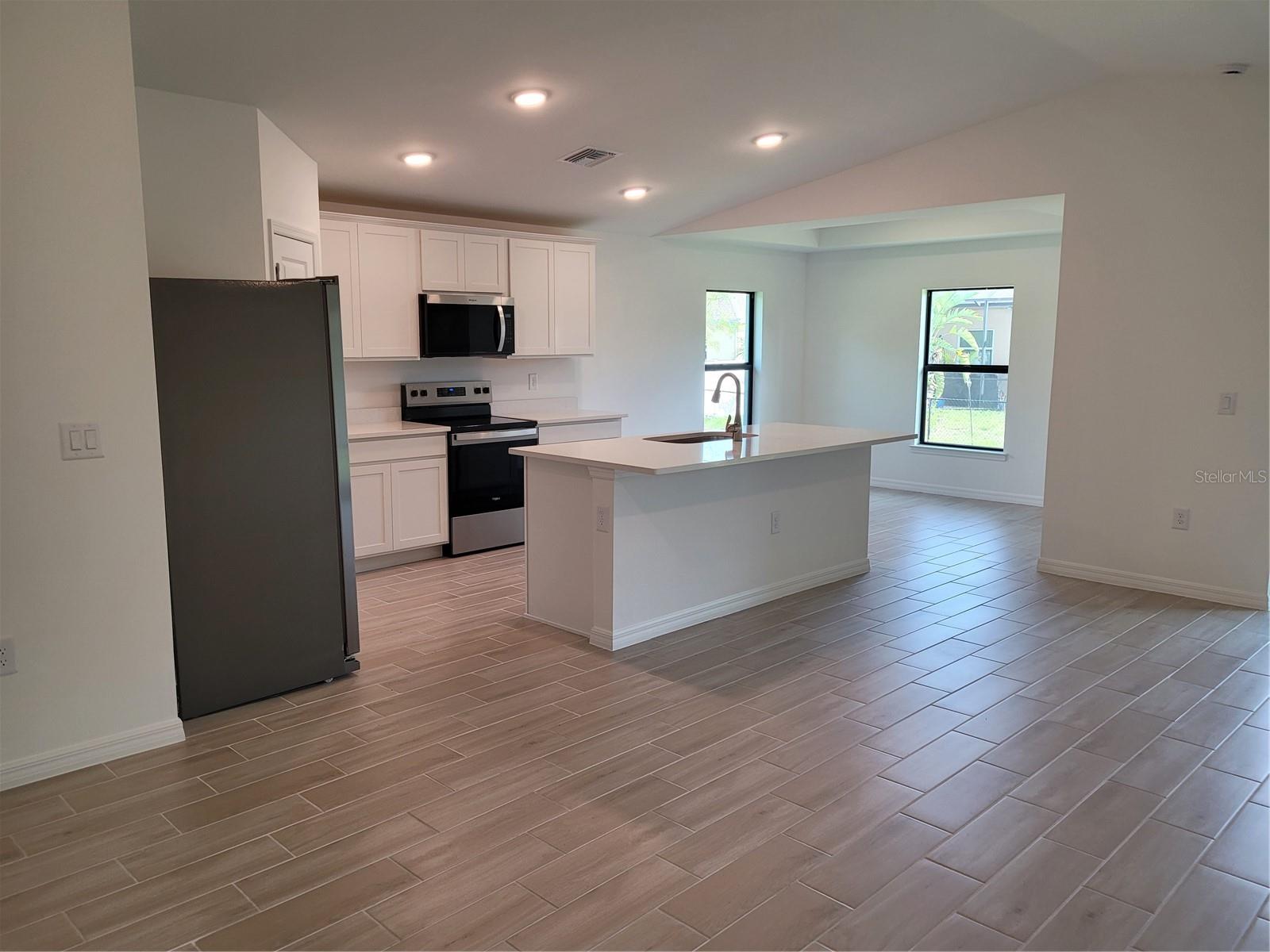 11383 Baggot Ave Property Photo 4