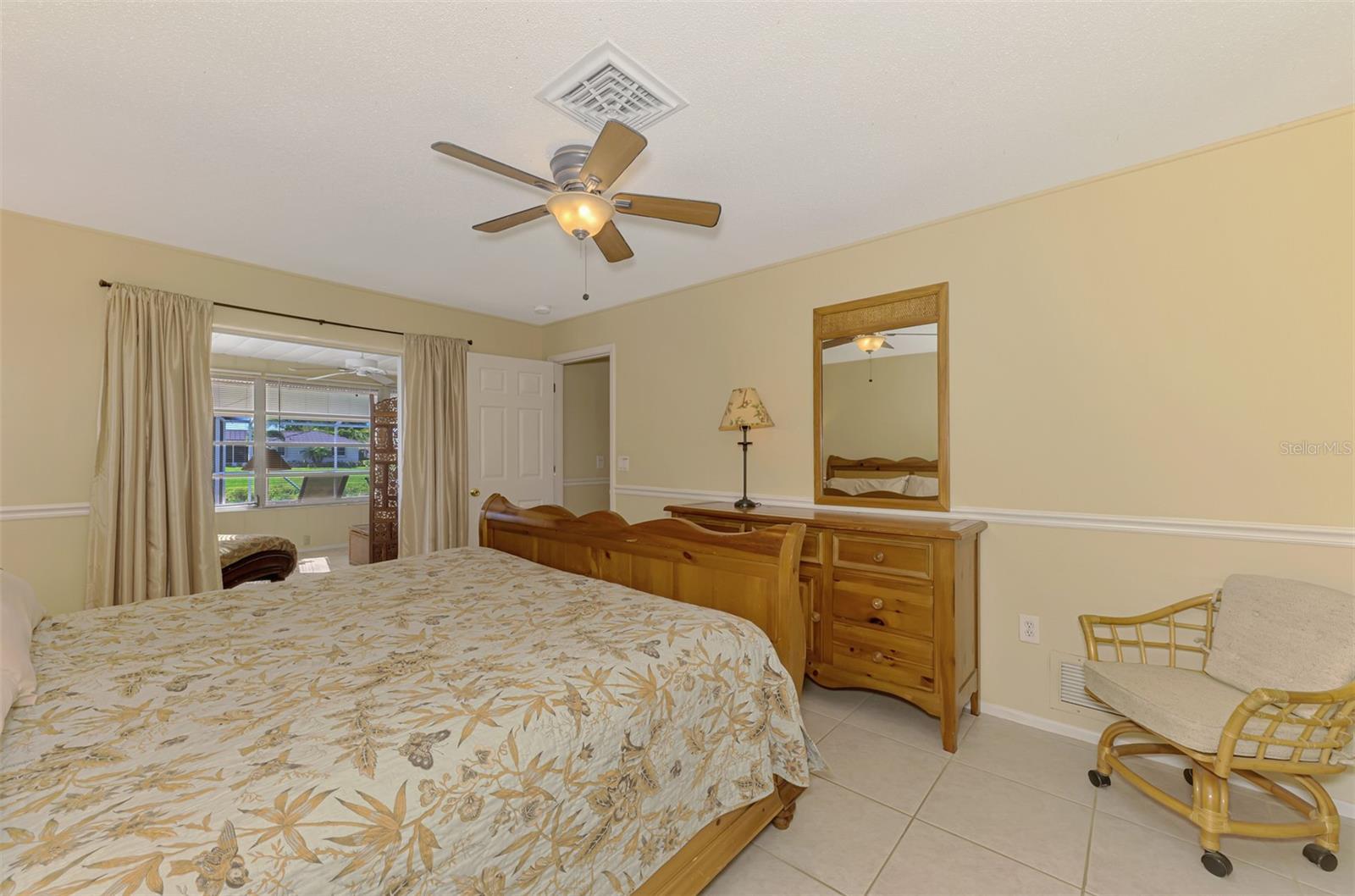 1290 Lakeside Dr Property Photo 48