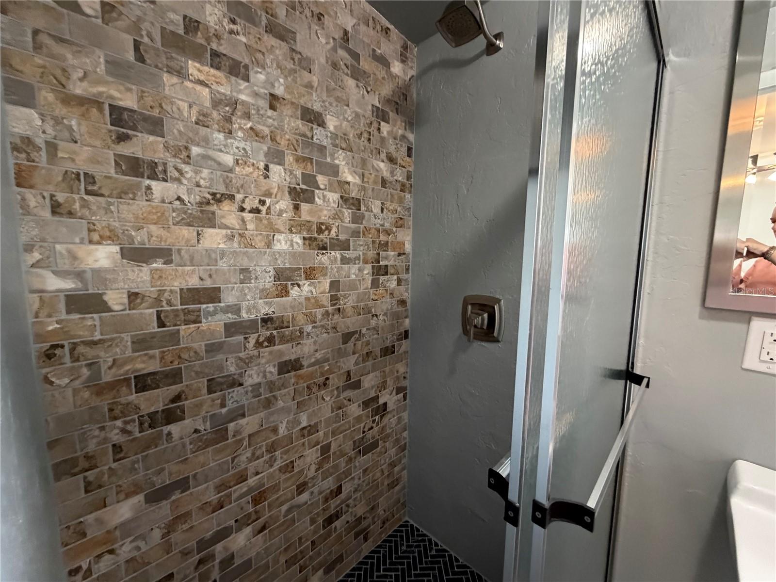 8513 Herbison Ave Property Photo 8