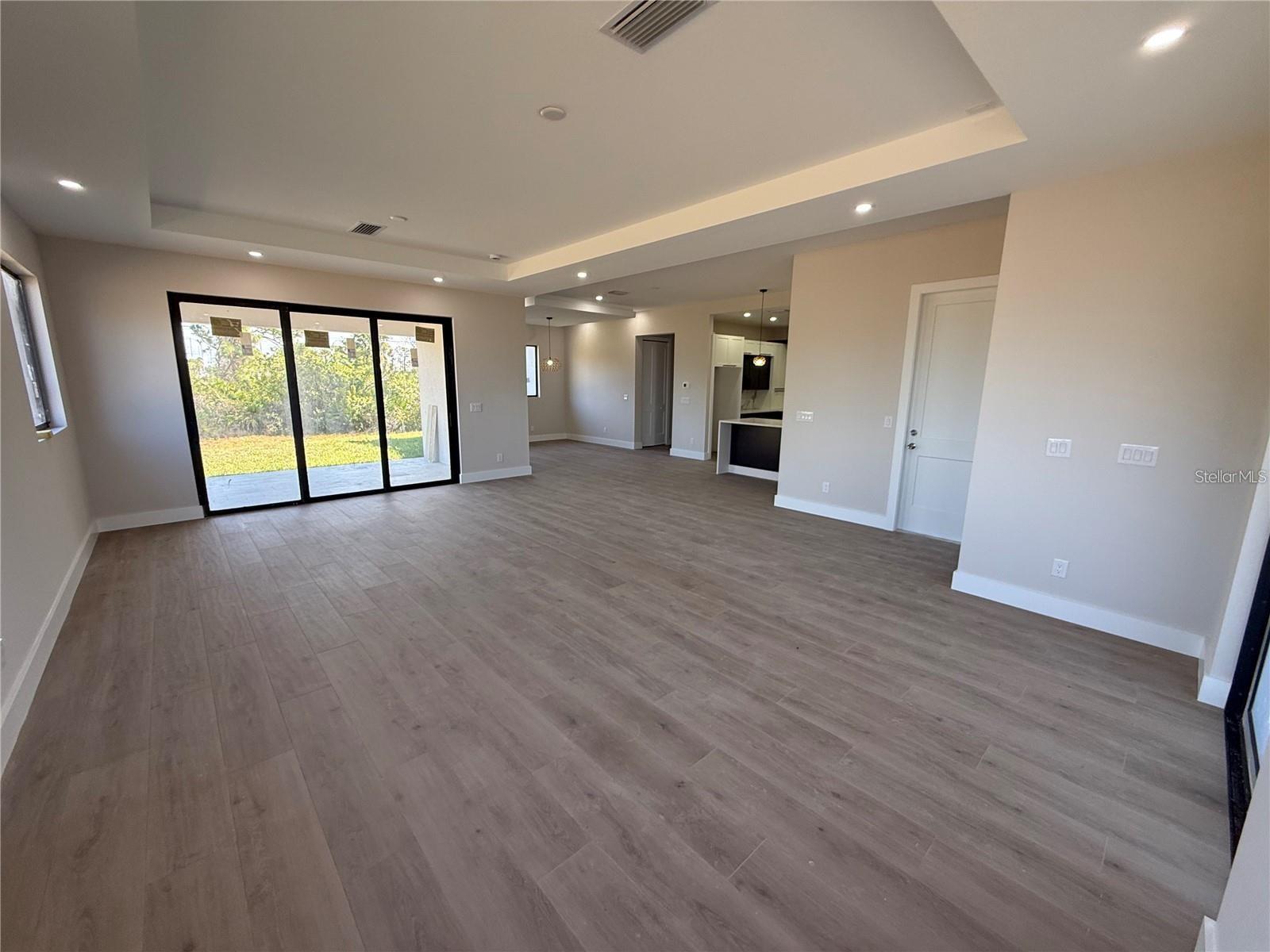47 Brig Cir E Property Photo 4