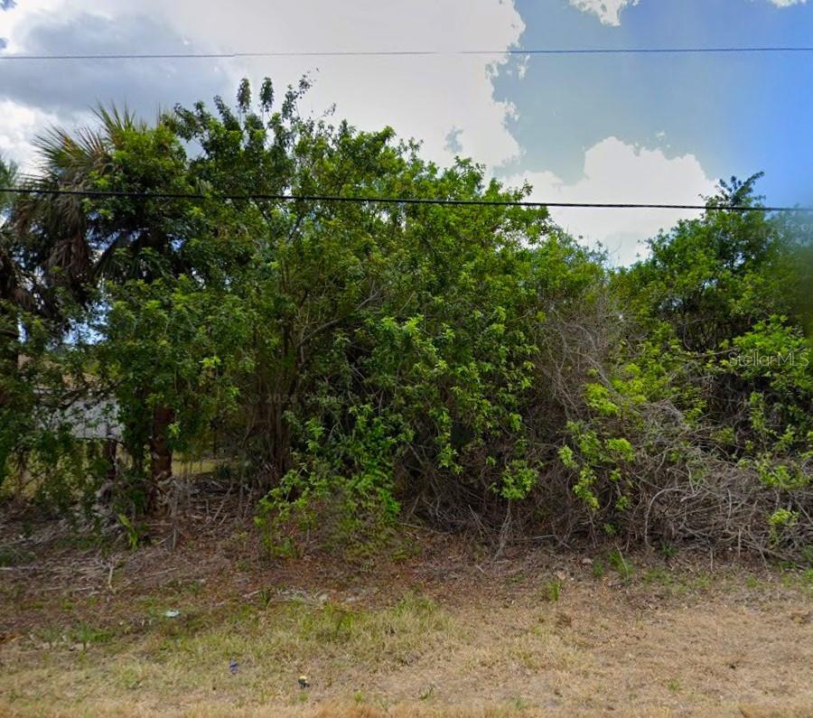 690 LOMOND DR Property Photo 1