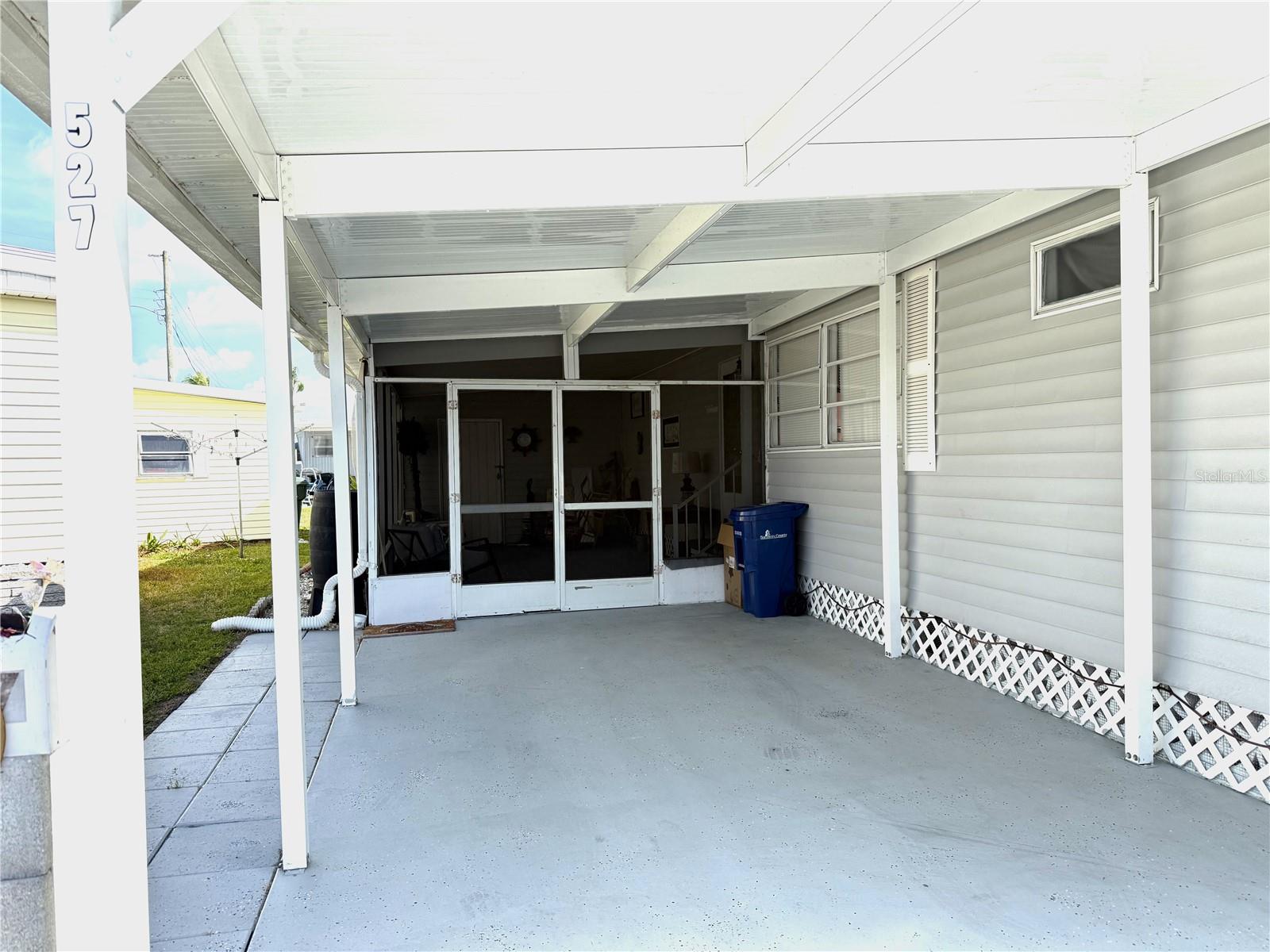 527 Blackburn Blvd Property Photo 2