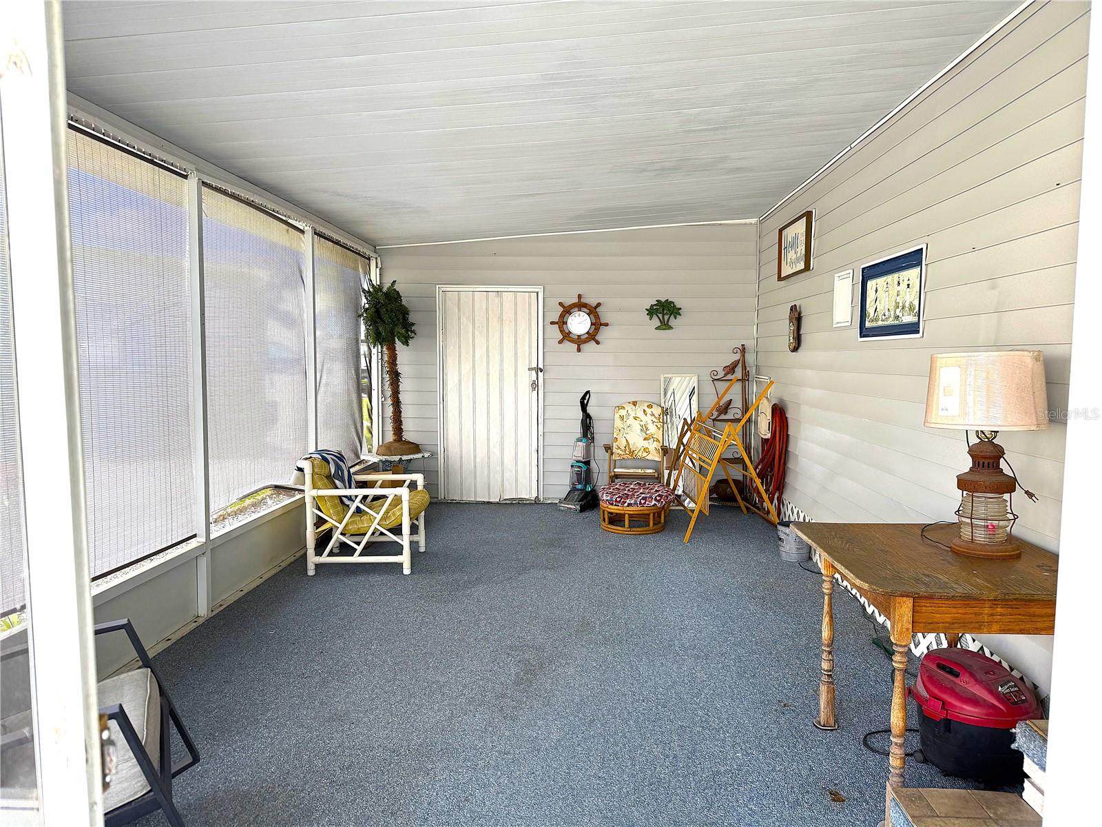 527 Blackburn Blvd Property Photo 3