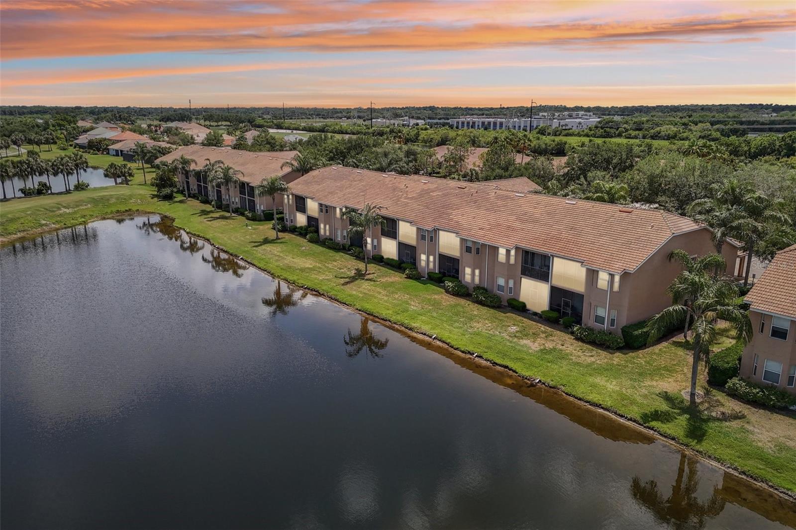 1003 Fairwaycove Ln #201 Property Photo 15
