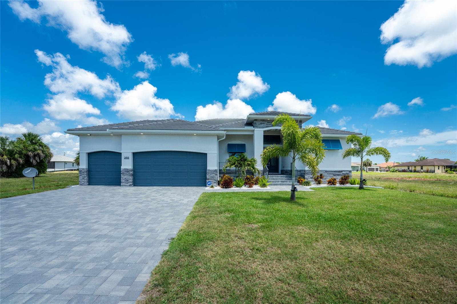 255 ROTONDA BLVD S Property Photo 1