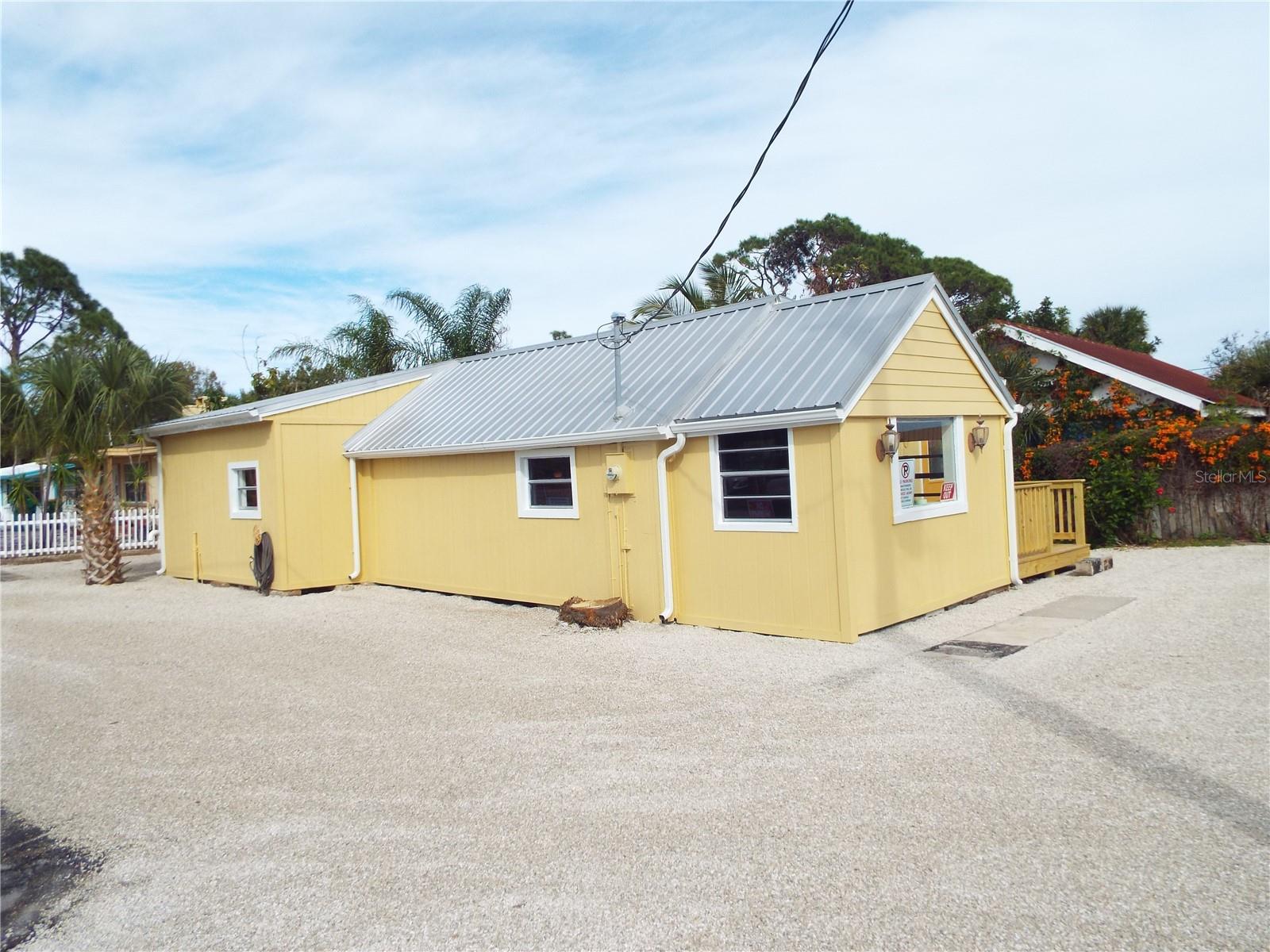 150 E Bay Heights Rd Property Photo 1
