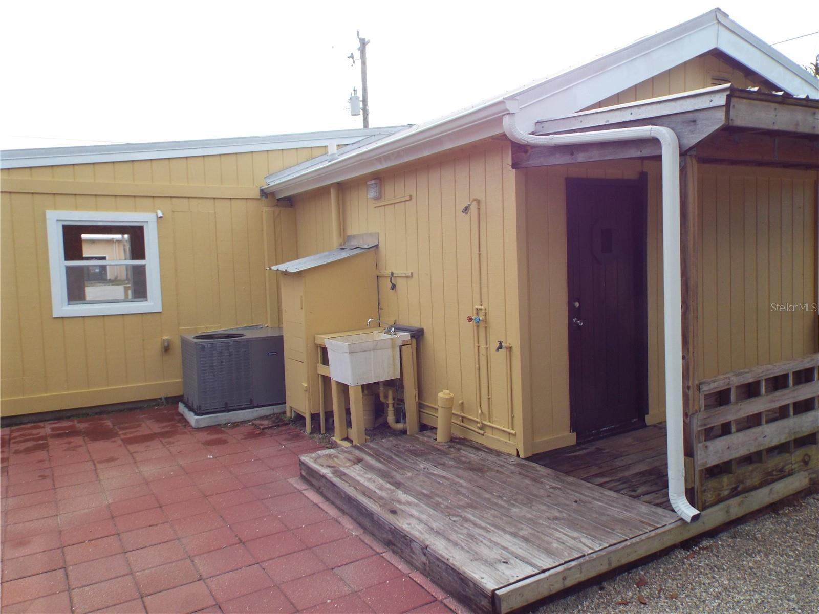 150 E Bay Heights Rd Property Photo 4
