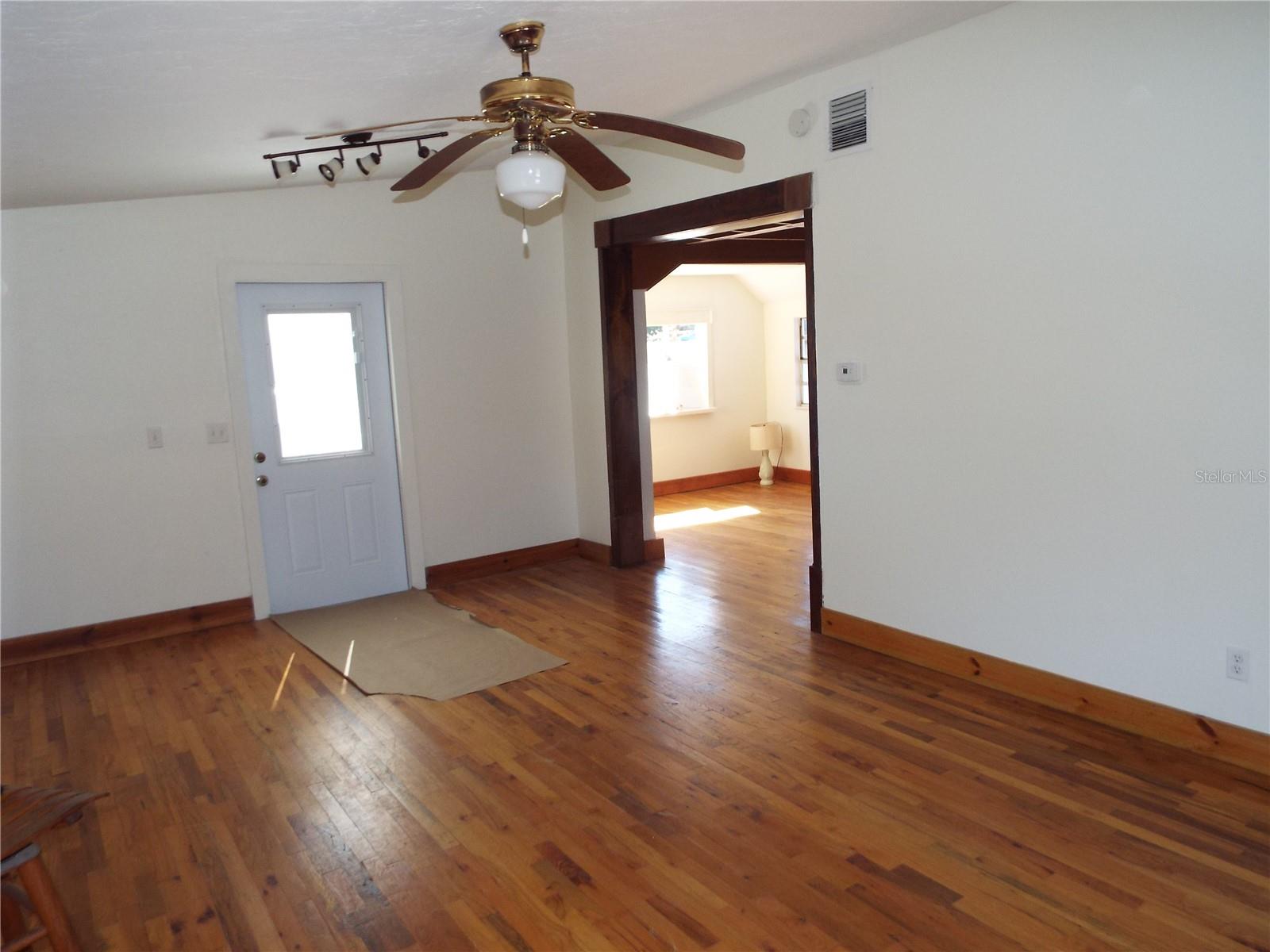 150 E Bay Heights Rd Property Photo 5