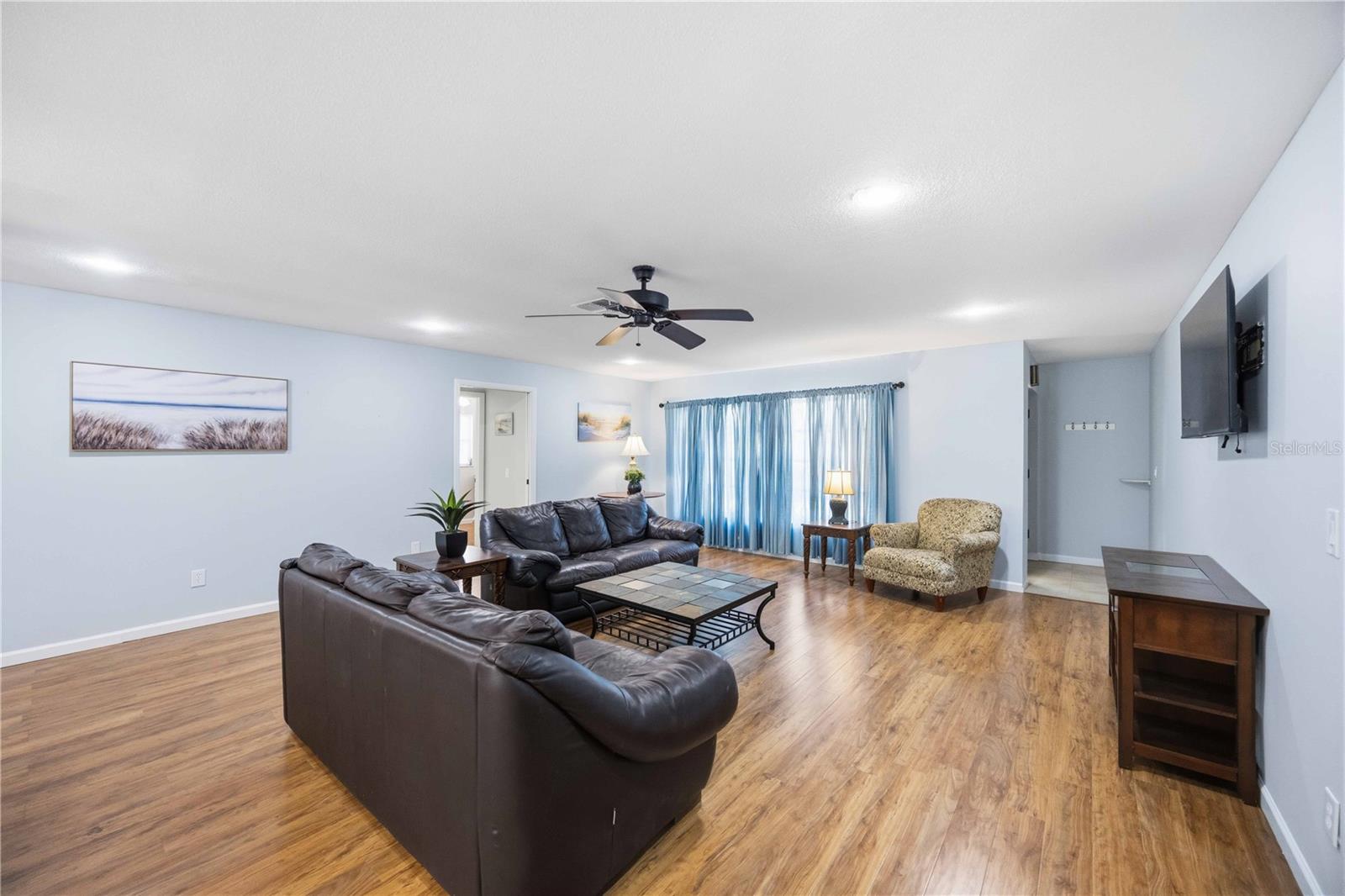 2091 Cannolot Blvd Property Photo 7