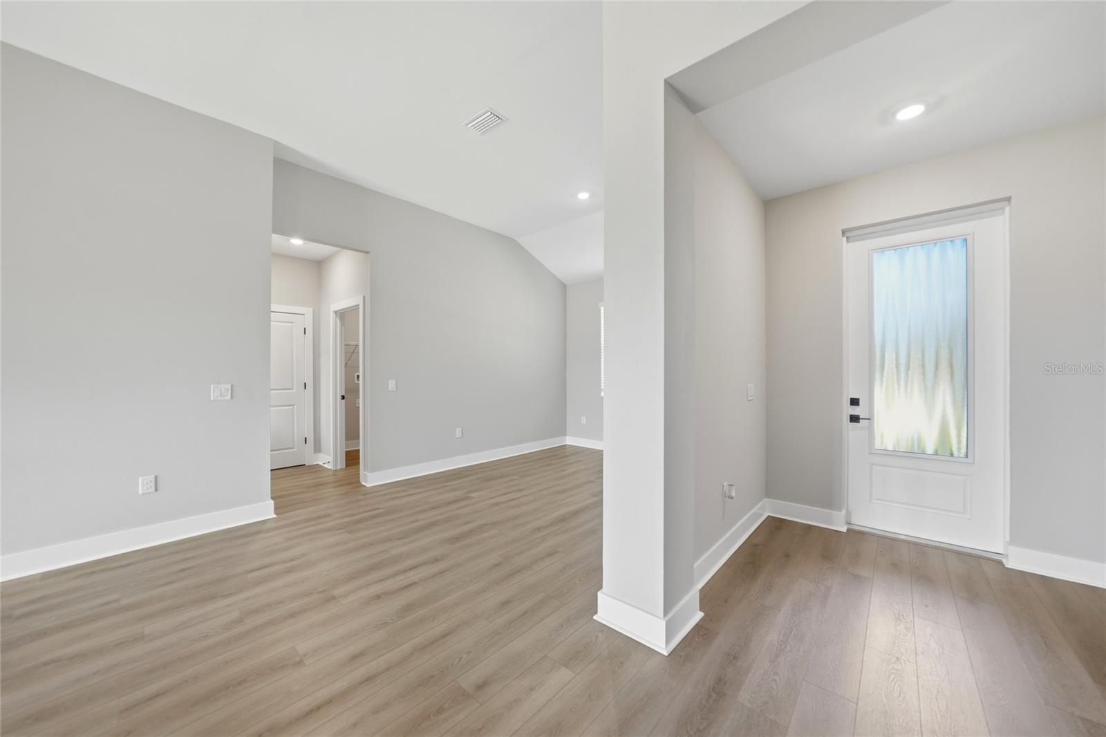 5104 Munhall St Property Photo 2
