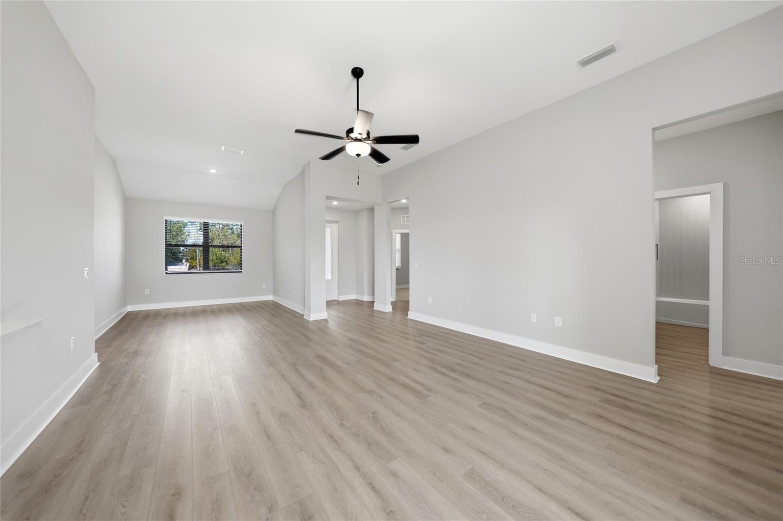 5104 Munhall St Property Photo 7