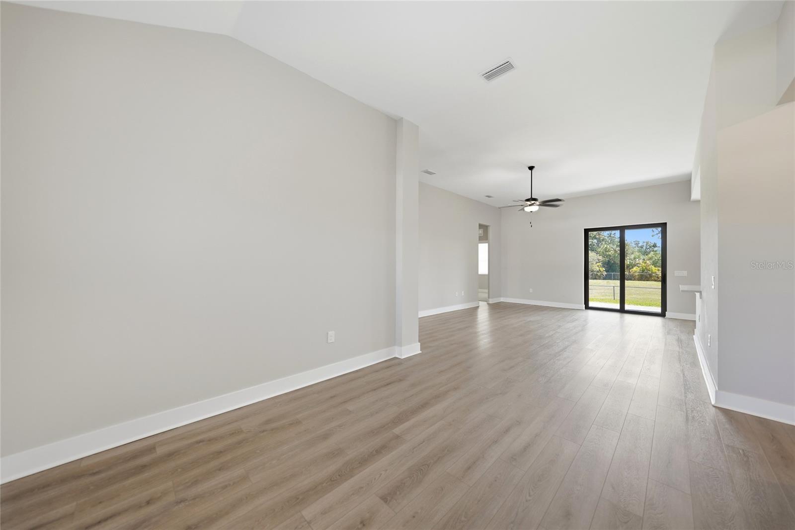 5104 Munhall St Property Photo 10