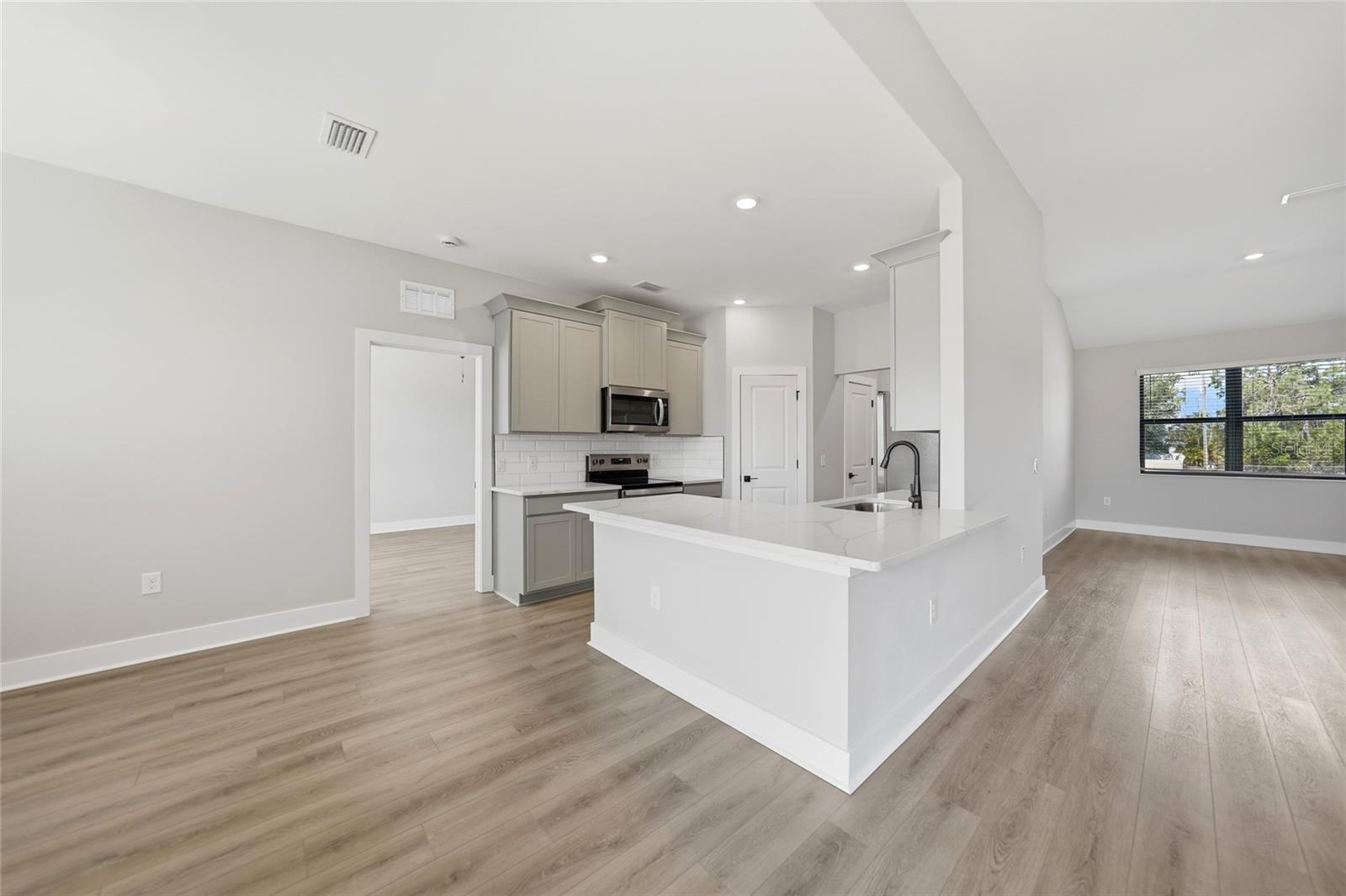 5104 Munhall St Property Photo 12