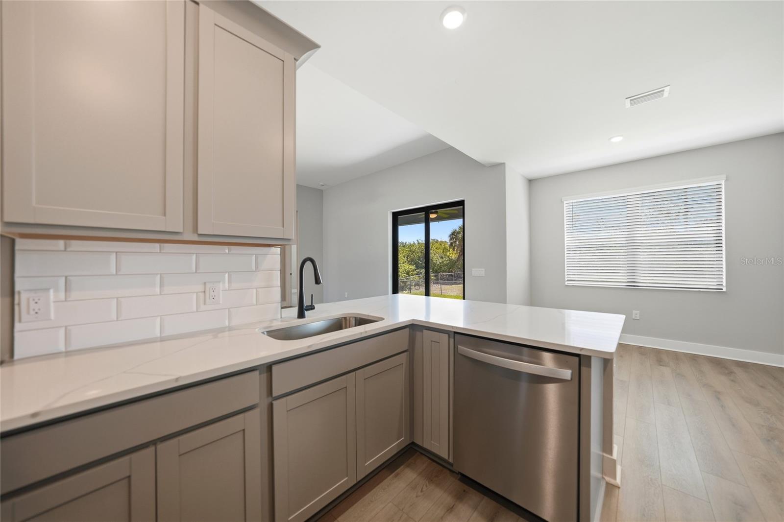 5104 Munhall St Property Photo 18