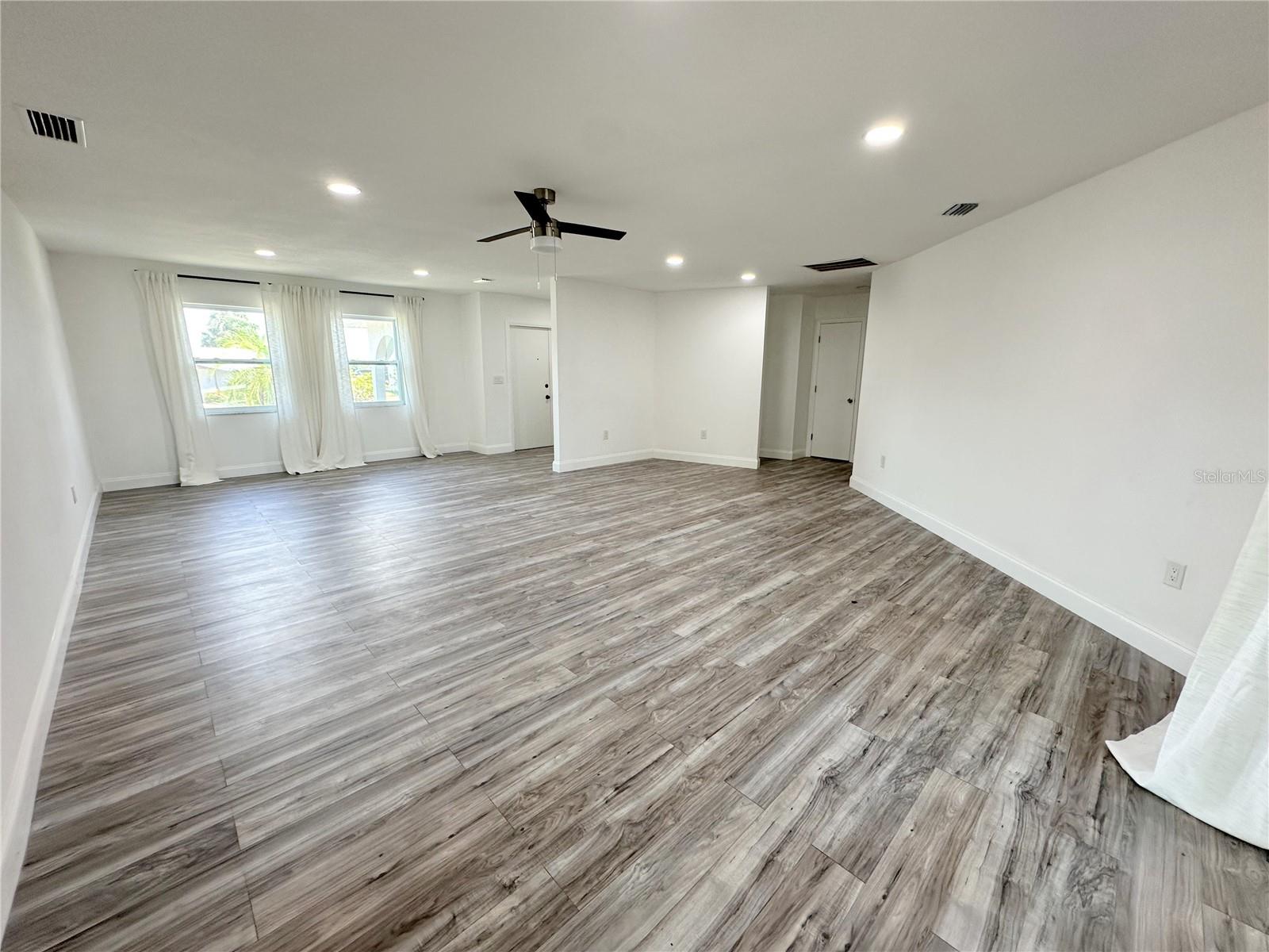 1081 Humboldt St Property Photo 4