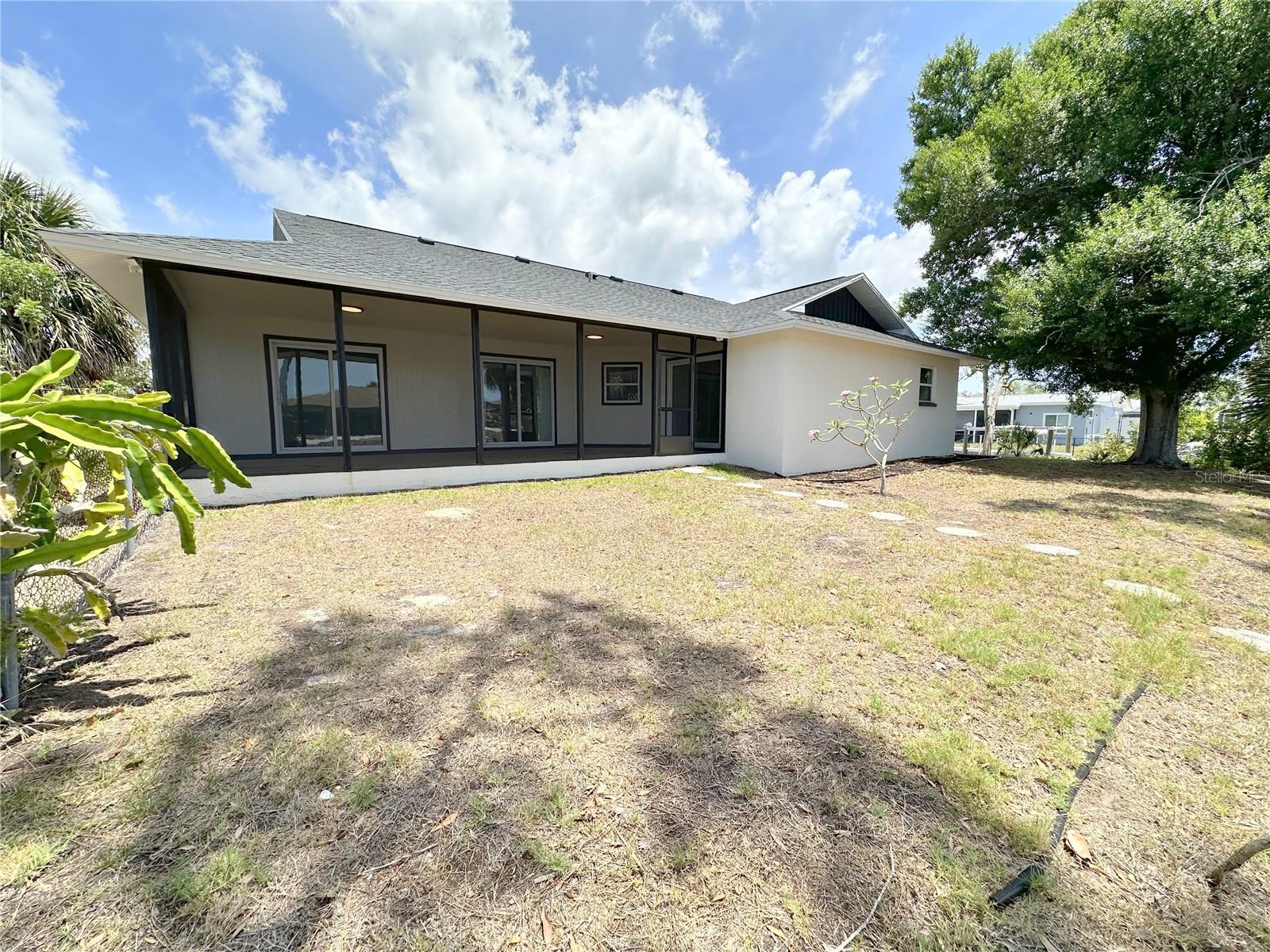 1081 Humboldt St Property Photo 22