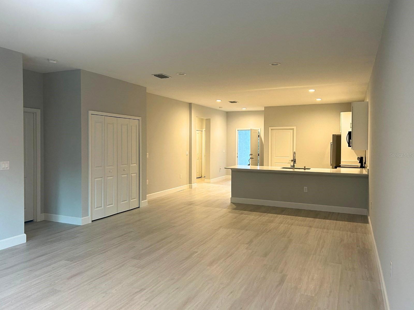 10385 Port Everglades St Property Photo 3
