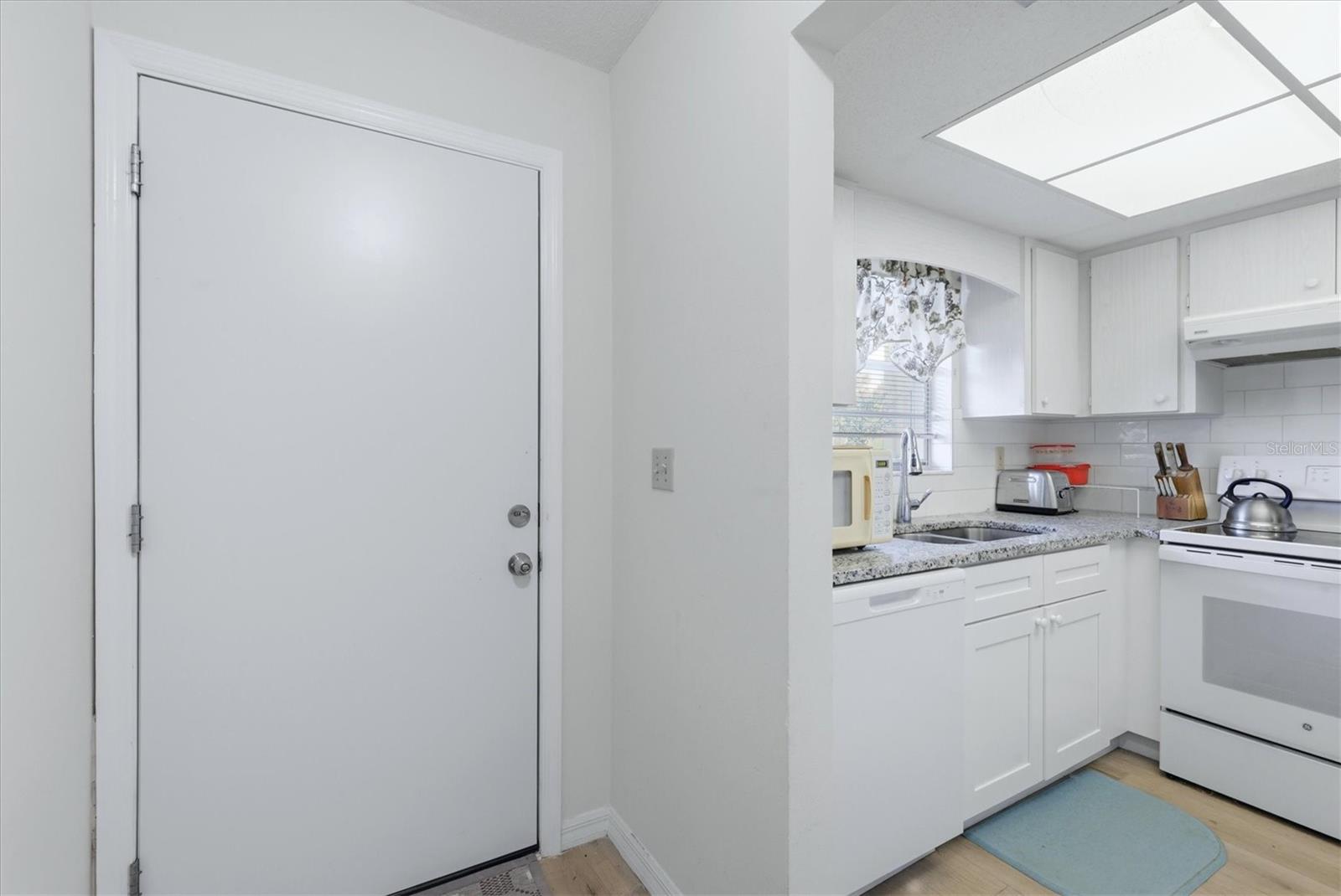 2 Quails Run Blvd #2104 Property Photo 4