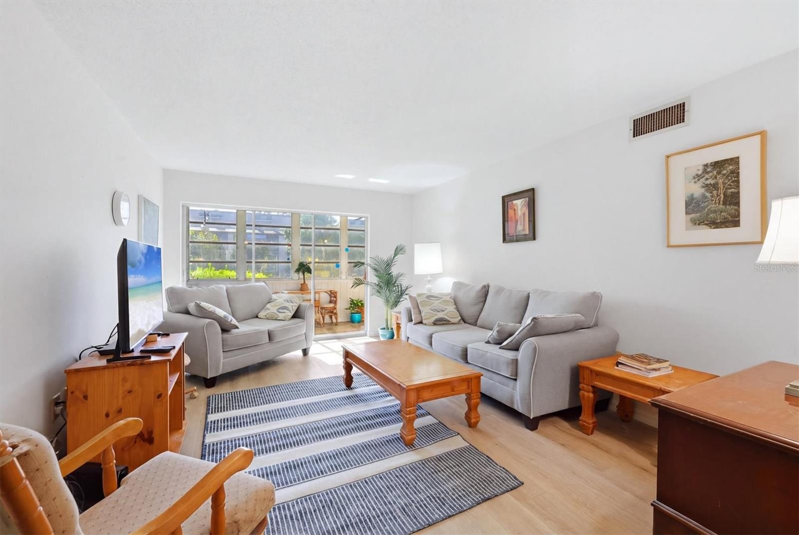 2 Quails Run Blvd #2104 Property Photo 6