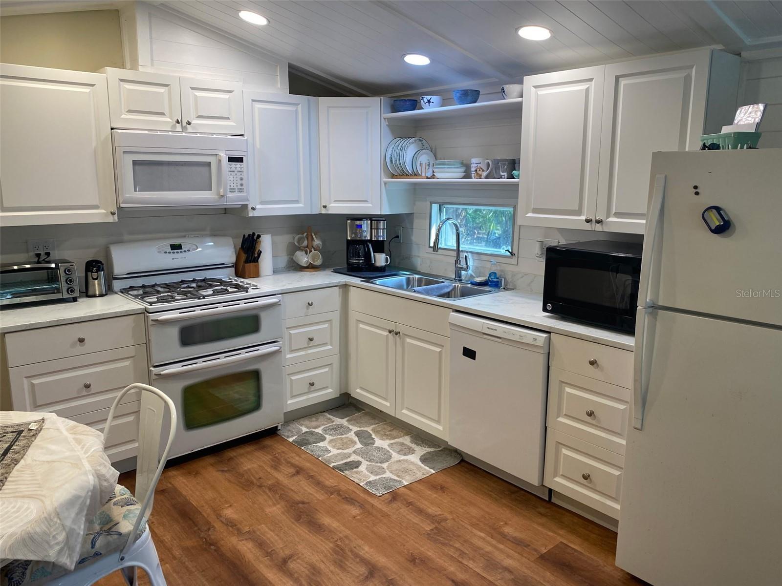 1300 N River Rd #w 86 Property Photo 3