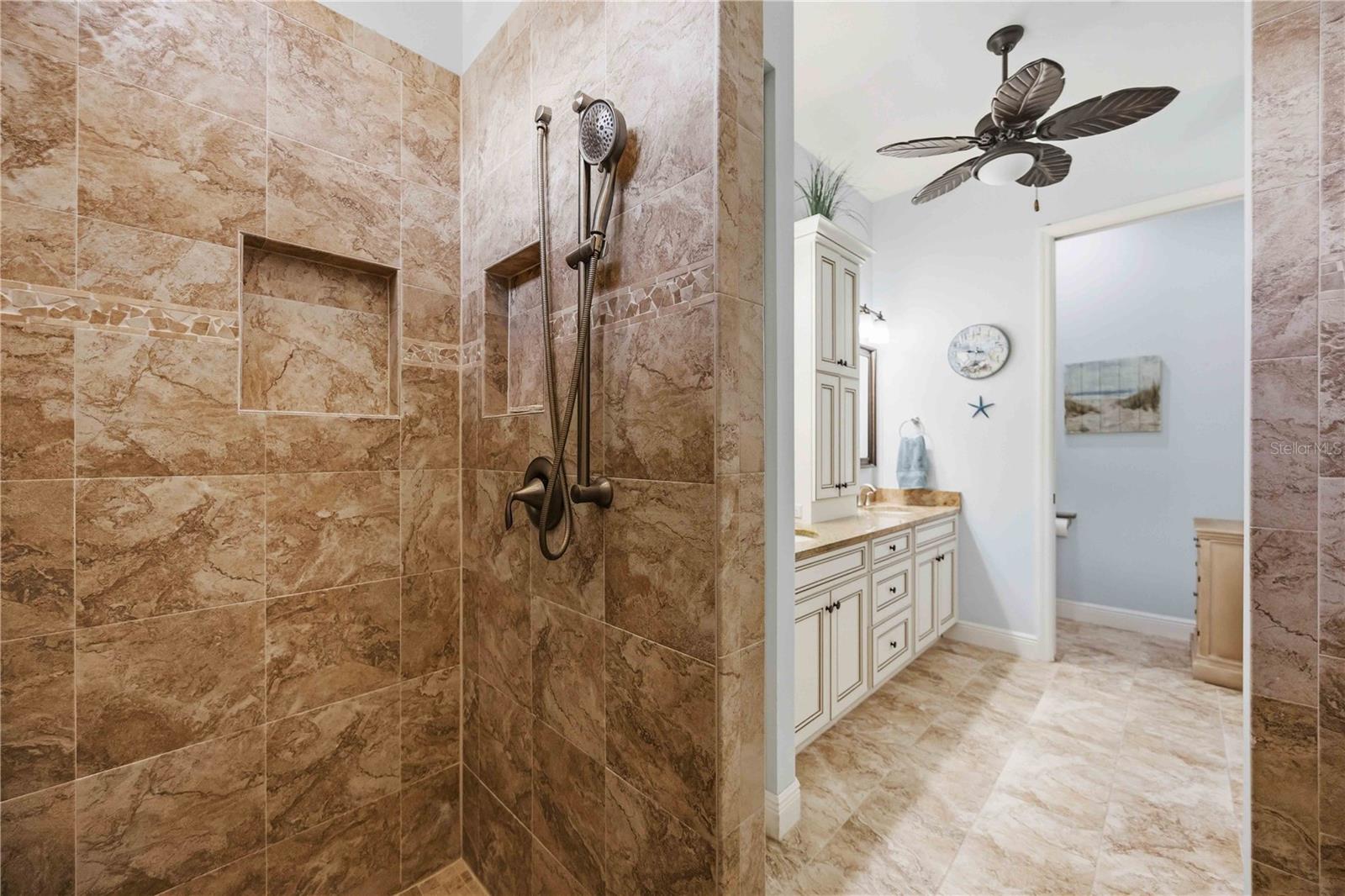 11045 Barnsley Dr Property Photo 45
