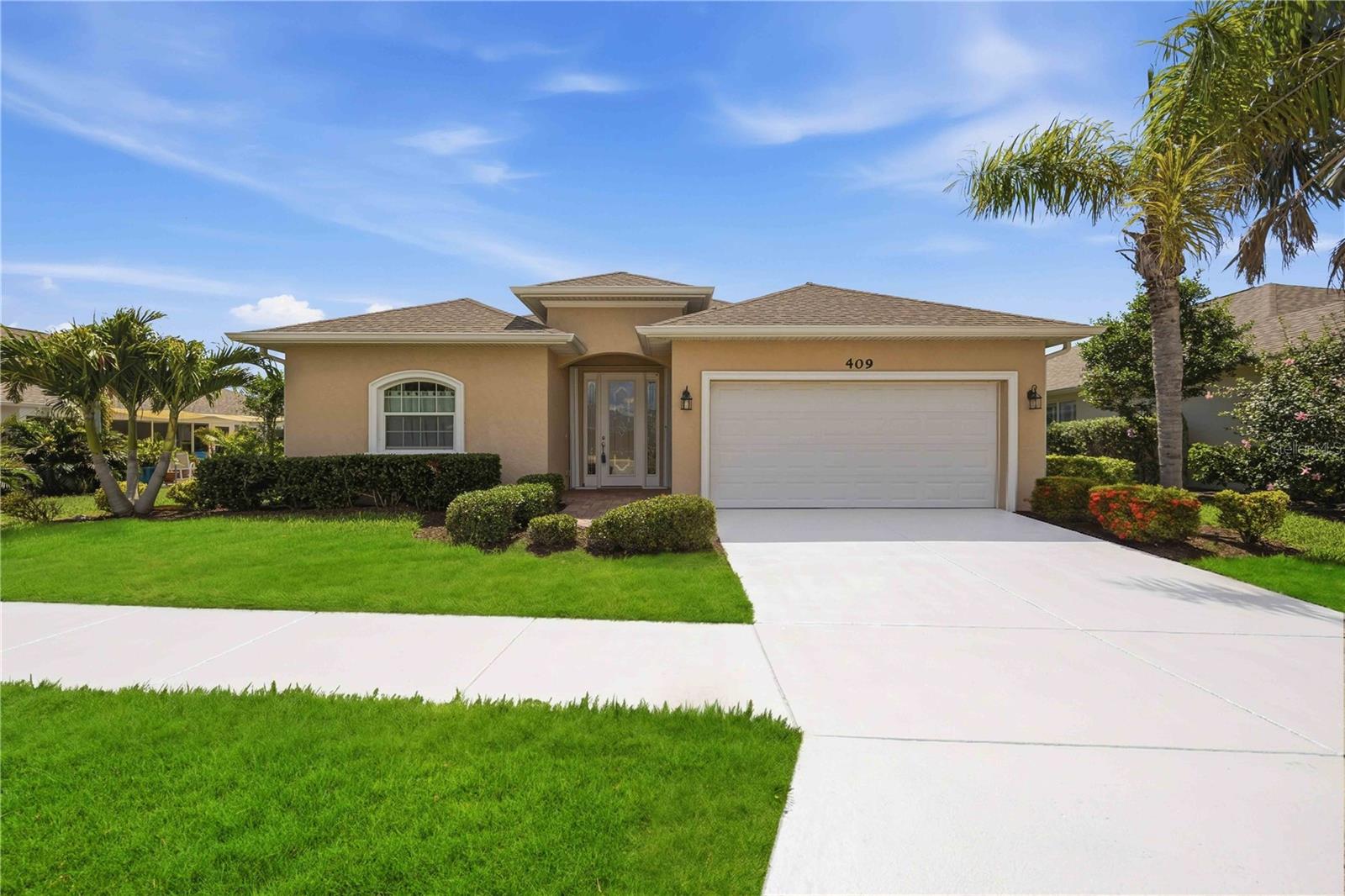 409 Tomoka Dr Property Photo 1