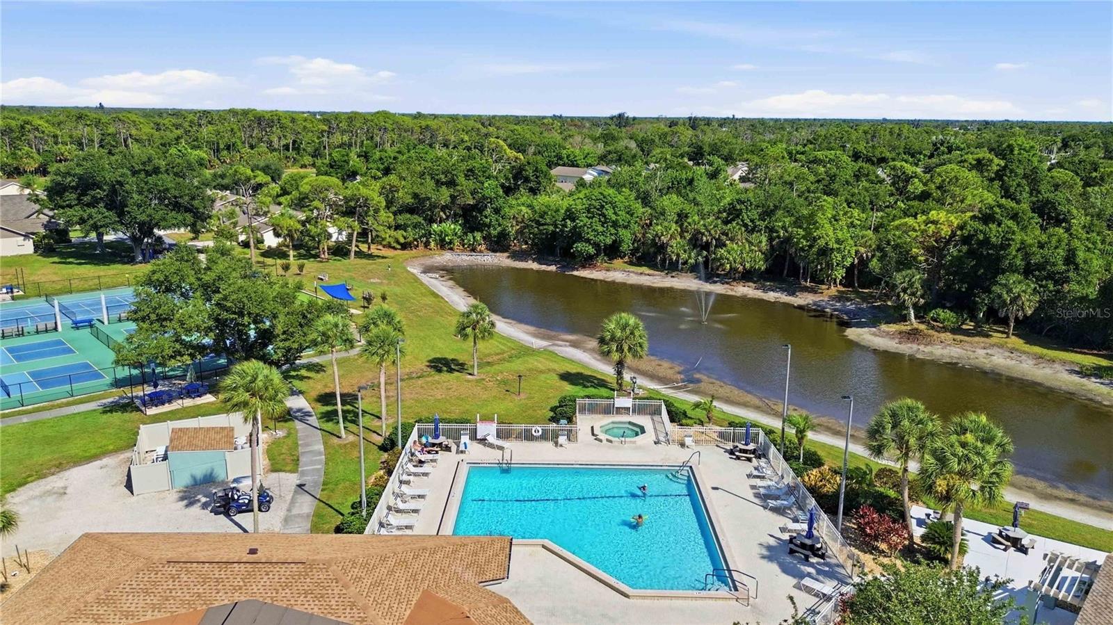 409 Tomoka Dr Property Photo 4