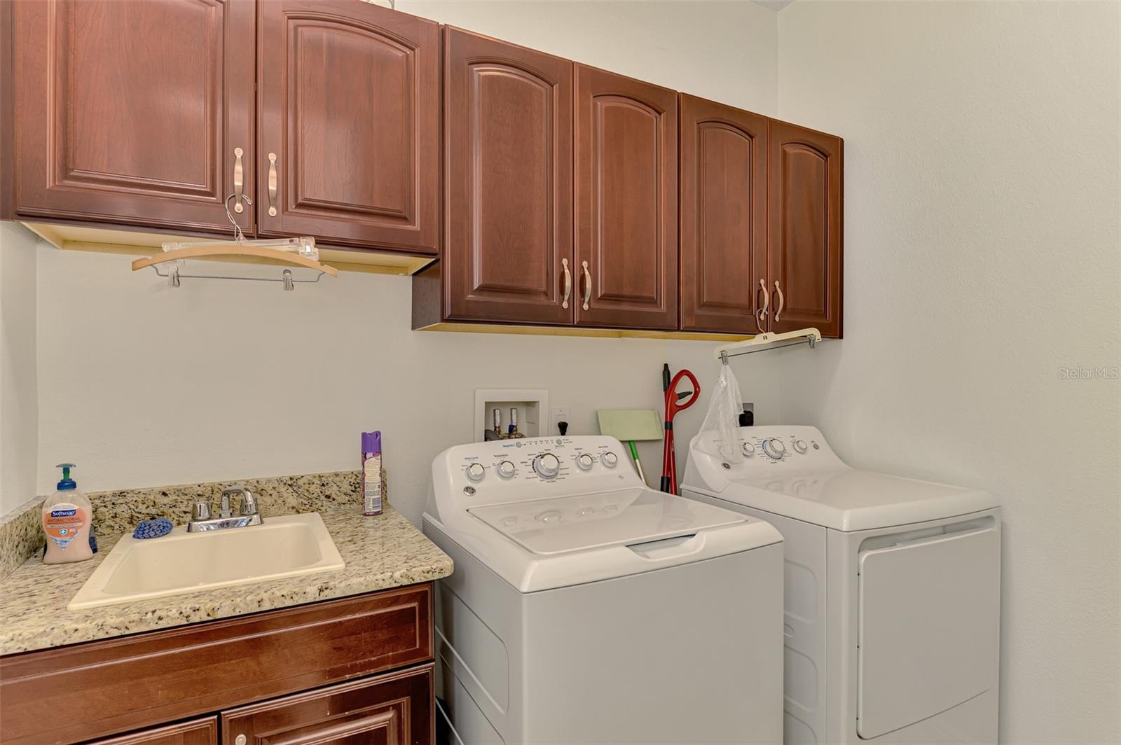 900 Park Place Dr Property Photo 55