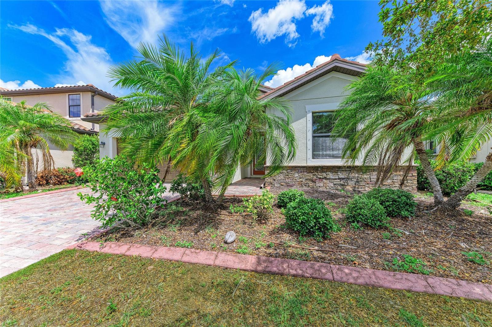 12736 Richezza Dr Property Photo 4