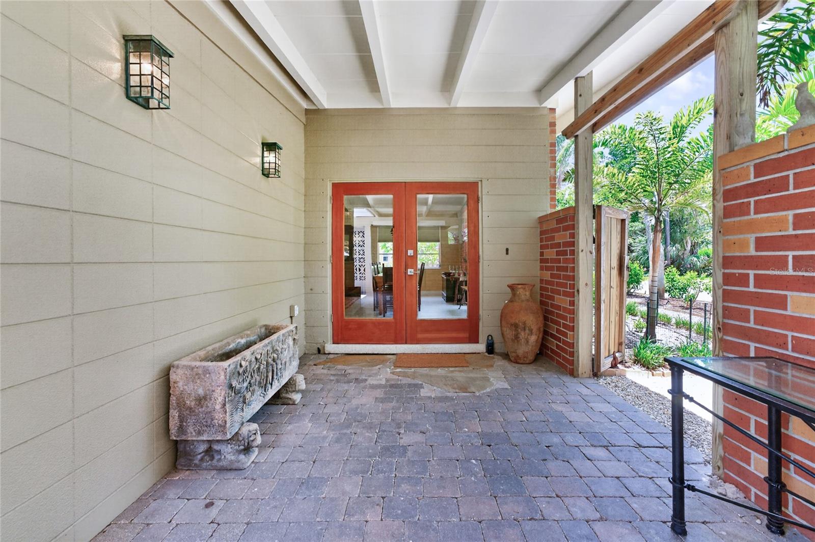 20 Spaniards Rd Property Photo 2
