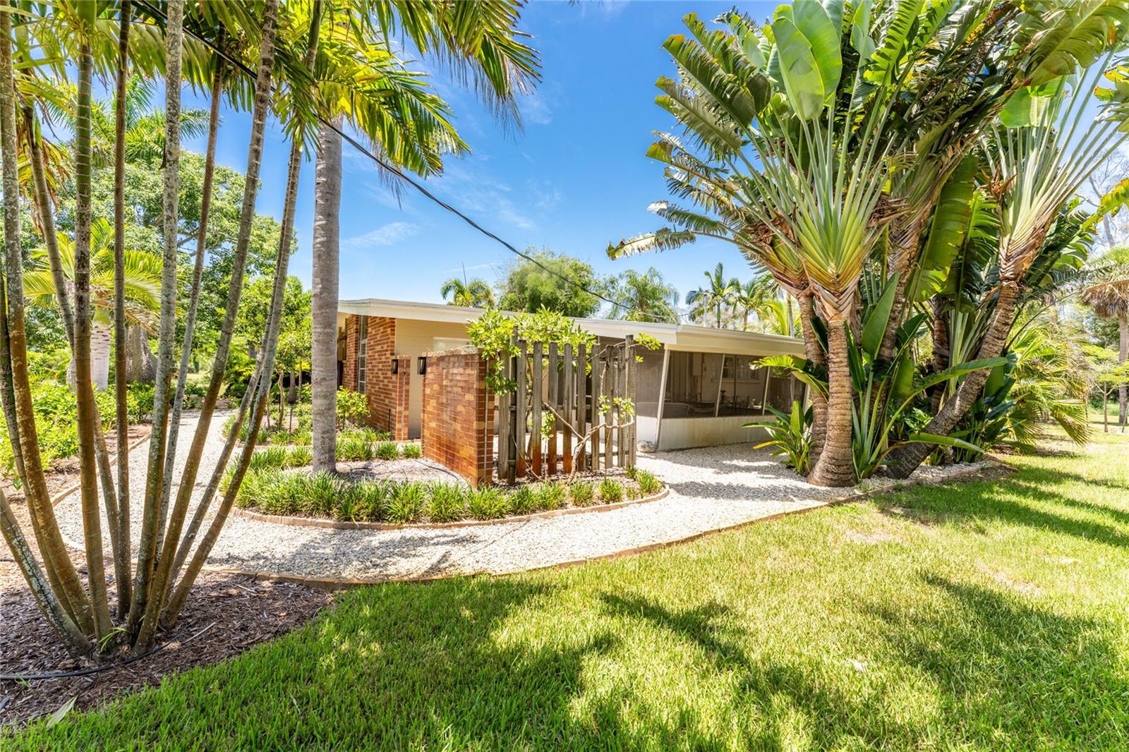 20 Spaniards Rd Property Photo 4