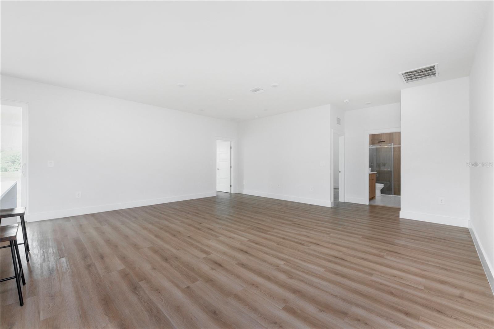 205 Redwood Rd Property Photo 6
