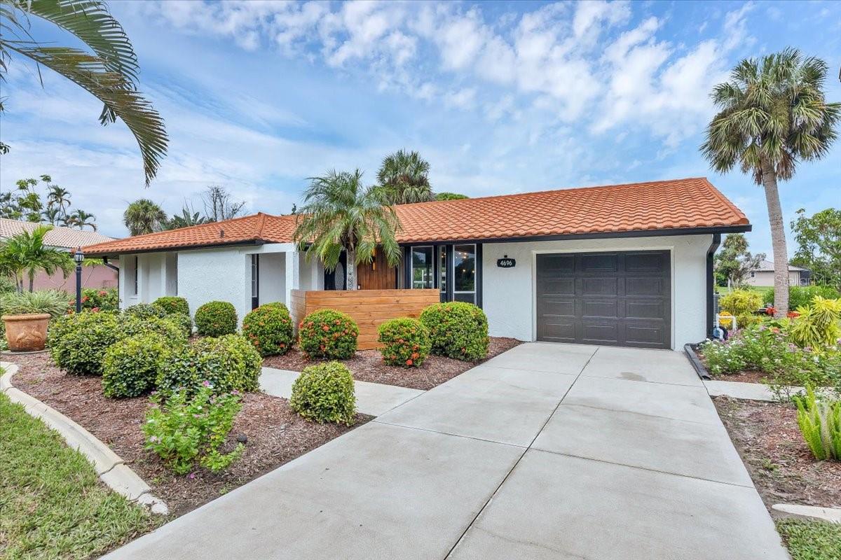4696 Pompano St Property Photo 1