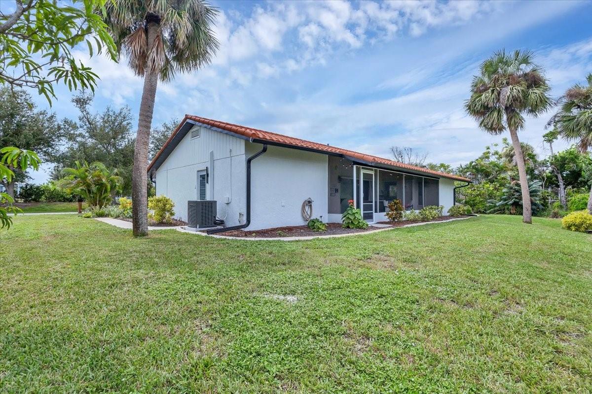 4696 Pompano St Property Photo 17