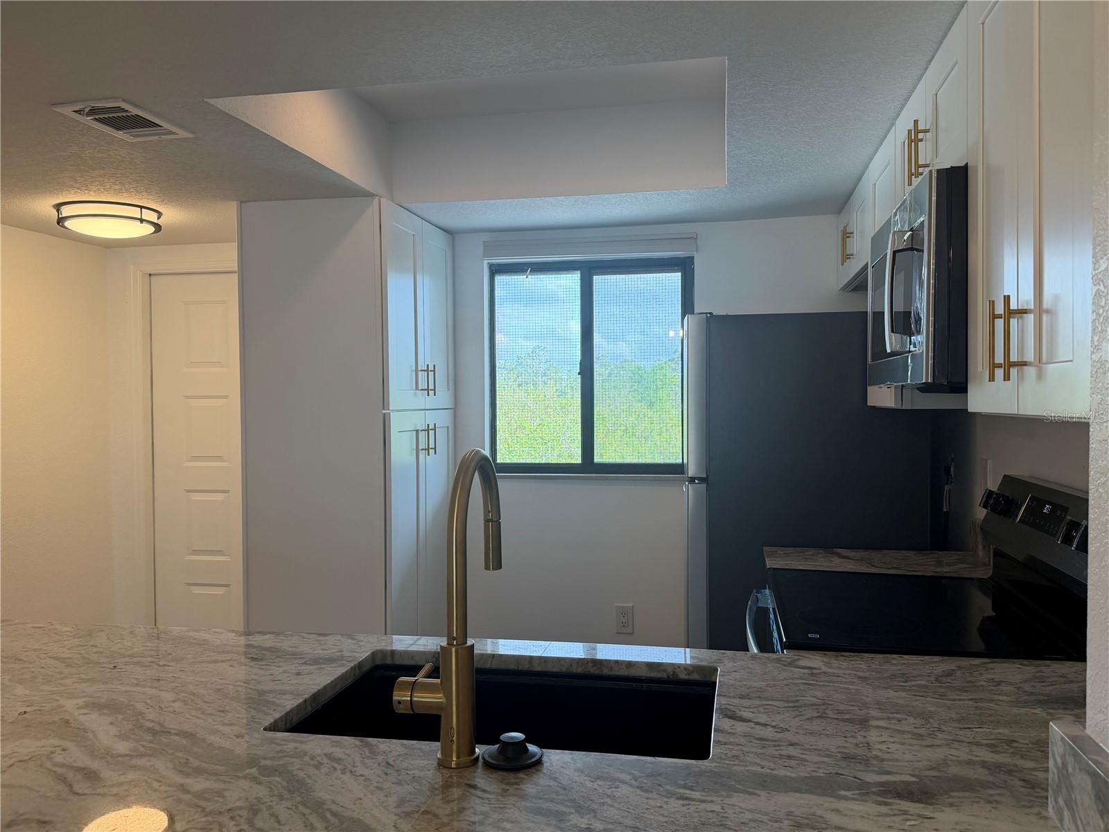 25225 Rampart Blvd #108 Property Photo 7