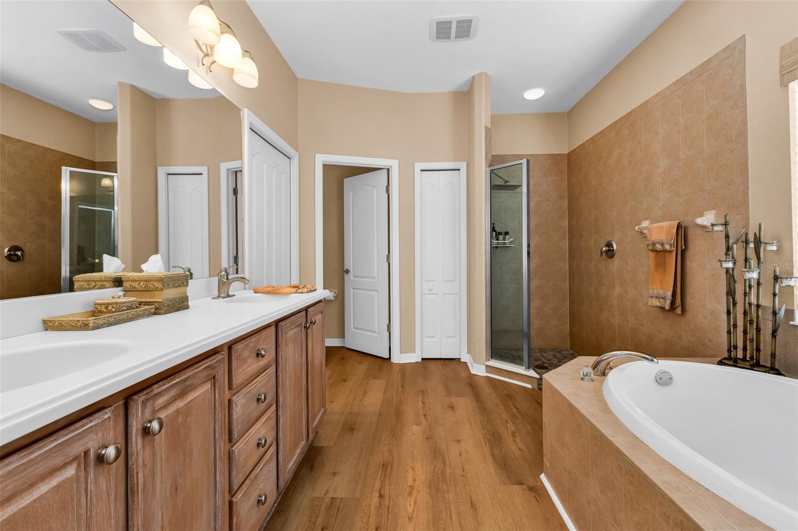 11360 Dancing River Dr Property Photo 32