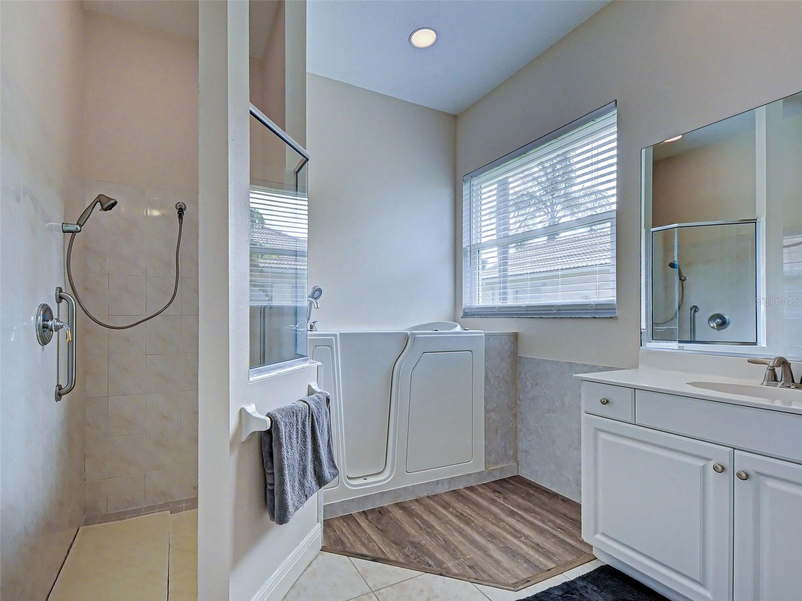 5017 Bella Terra Dr Property Photo 32