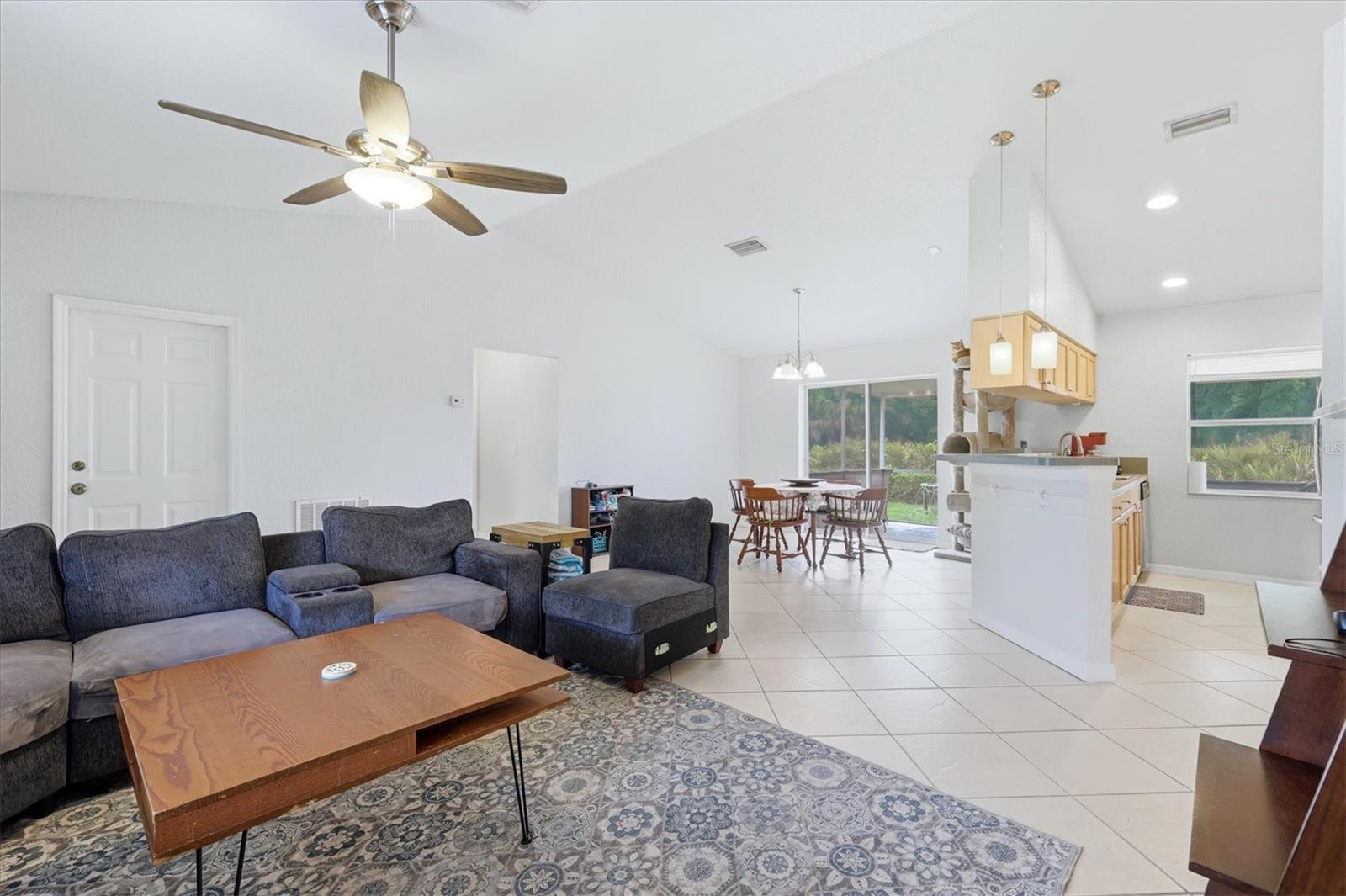 3265 Quarter St Property Photo 6
