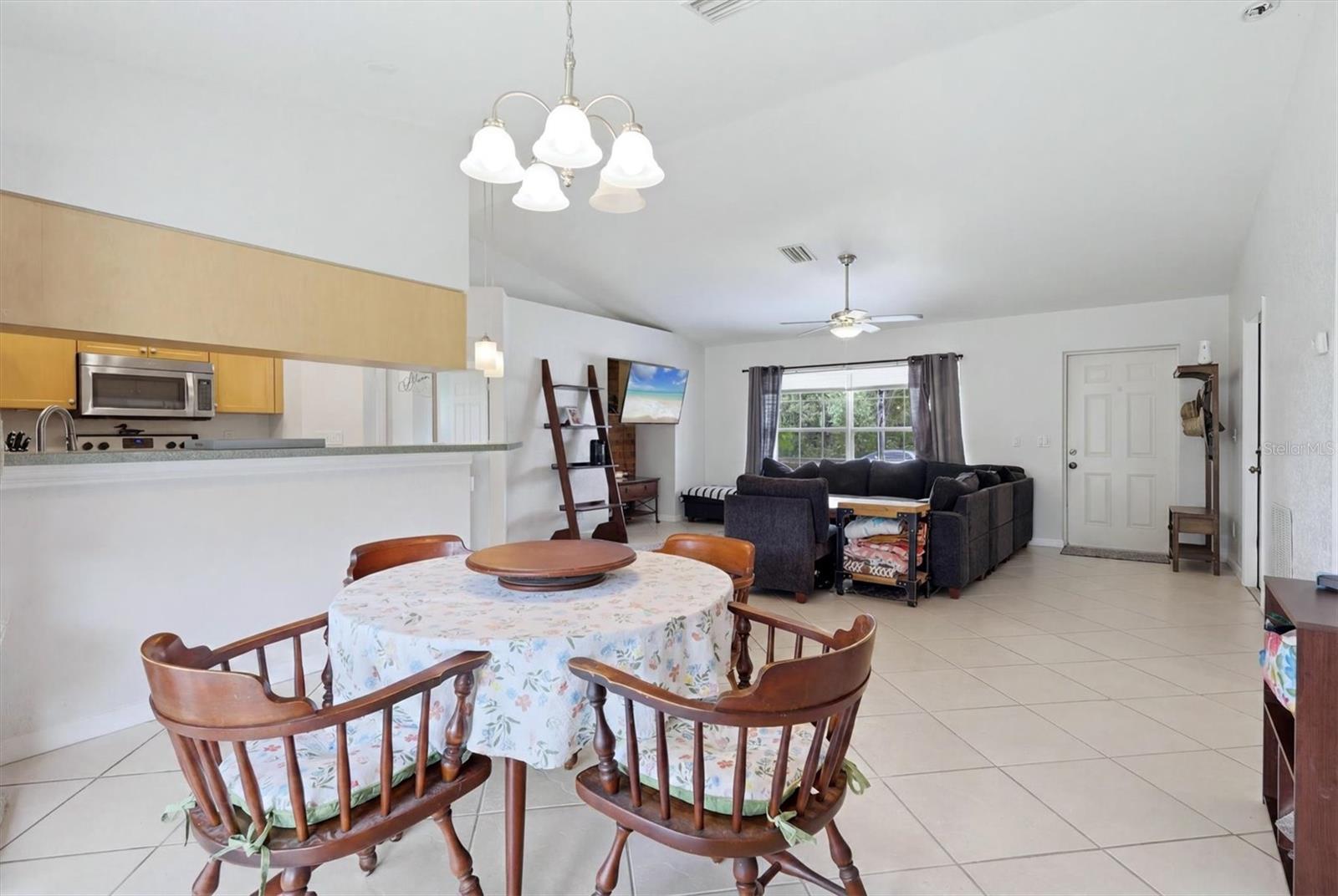 3265 Quarter St Property Photo 9