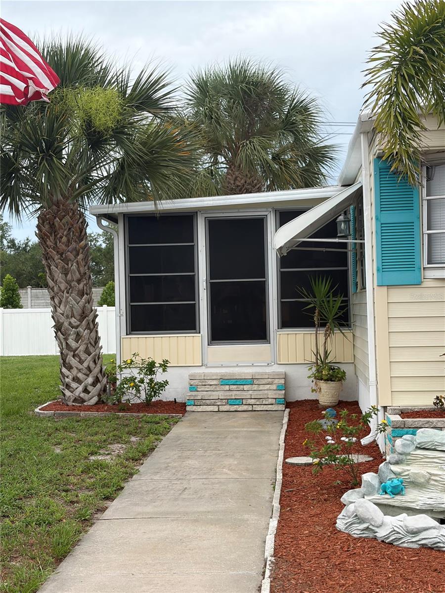 723 Roma Rd Property Photo 2