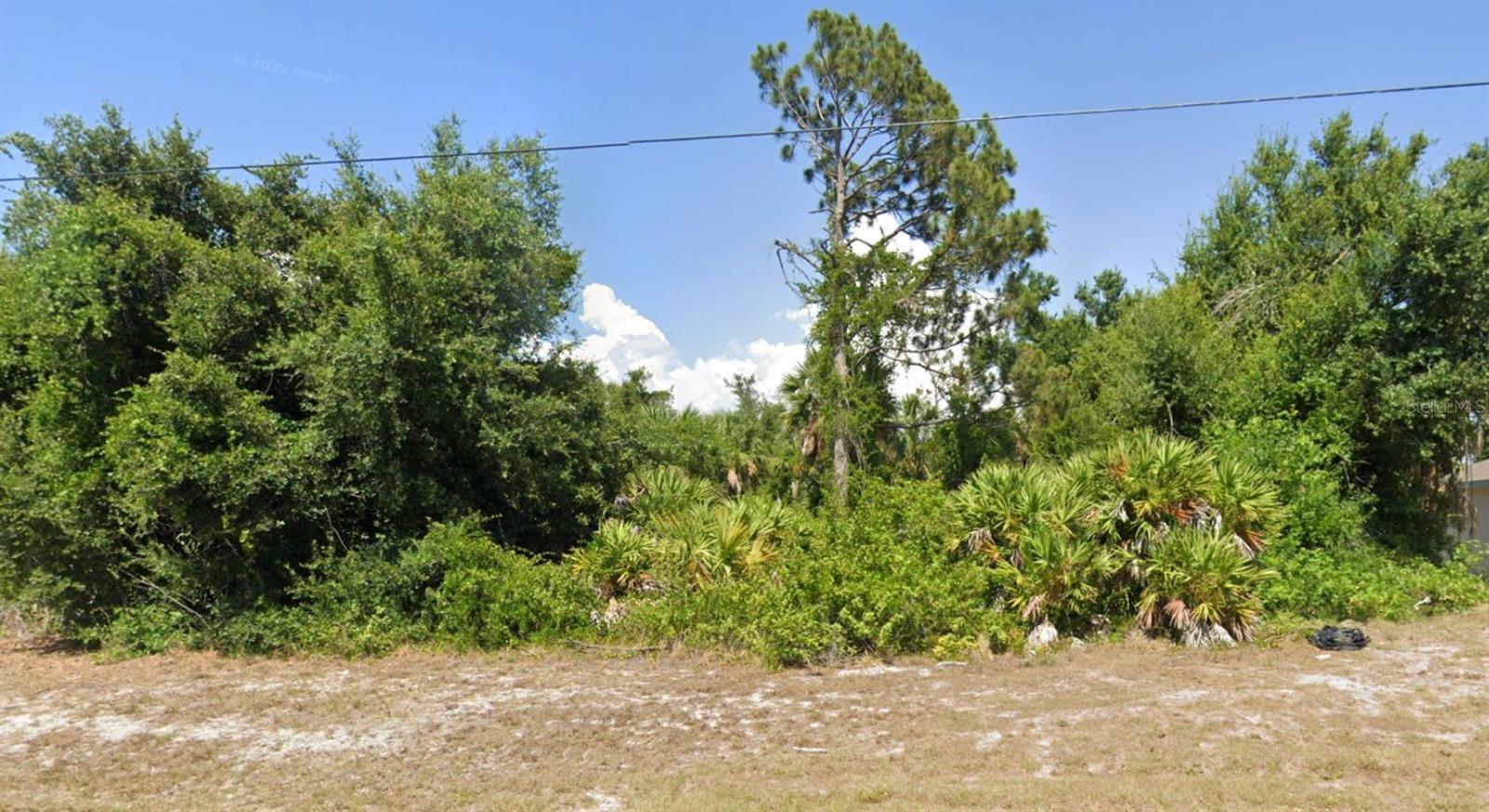 107 Antilla Dr Property Photo 3