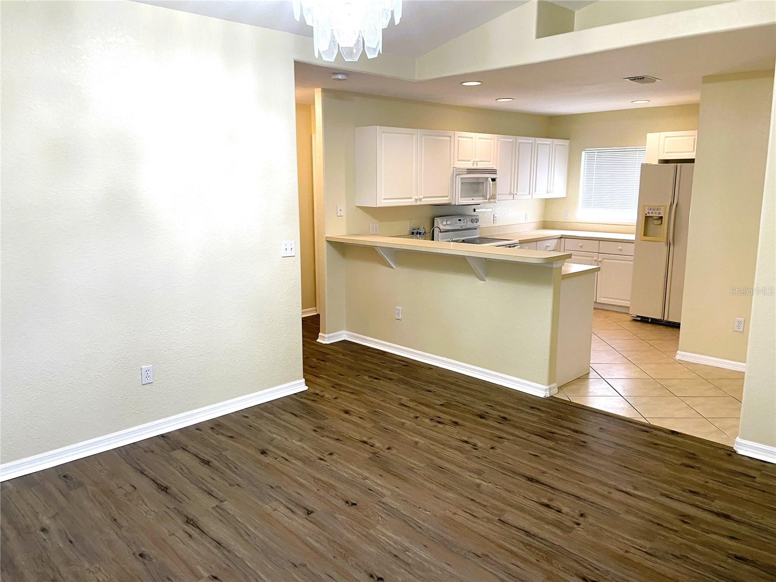 2498 Margaret Ln Property Photo 4