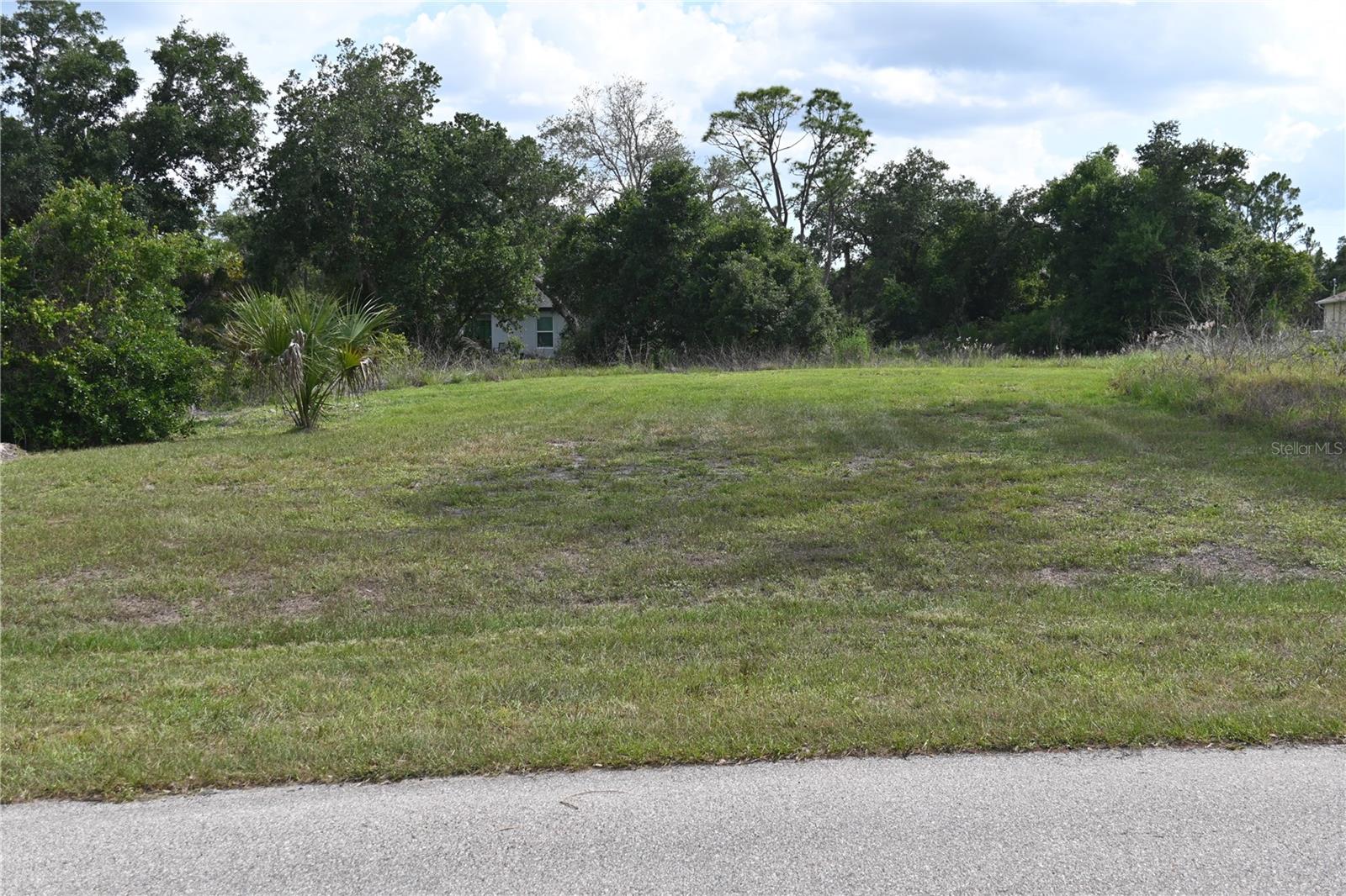 Charmer Ln Property Photo