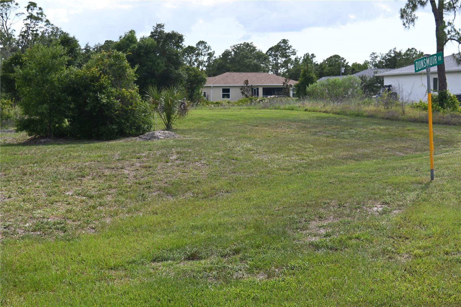 Charmer Ln Property Photo 2