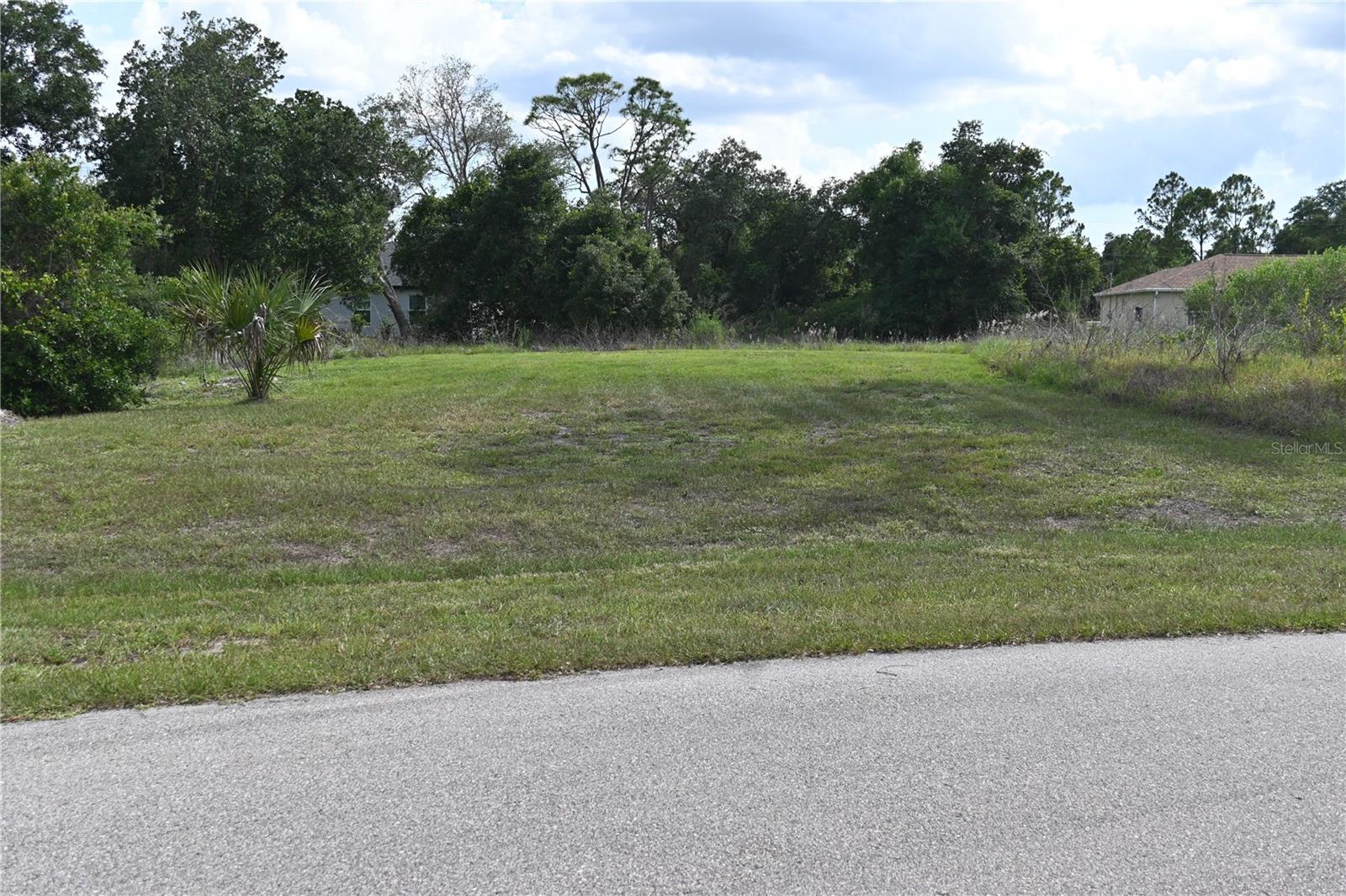 Charmer Ln Property Photo 4