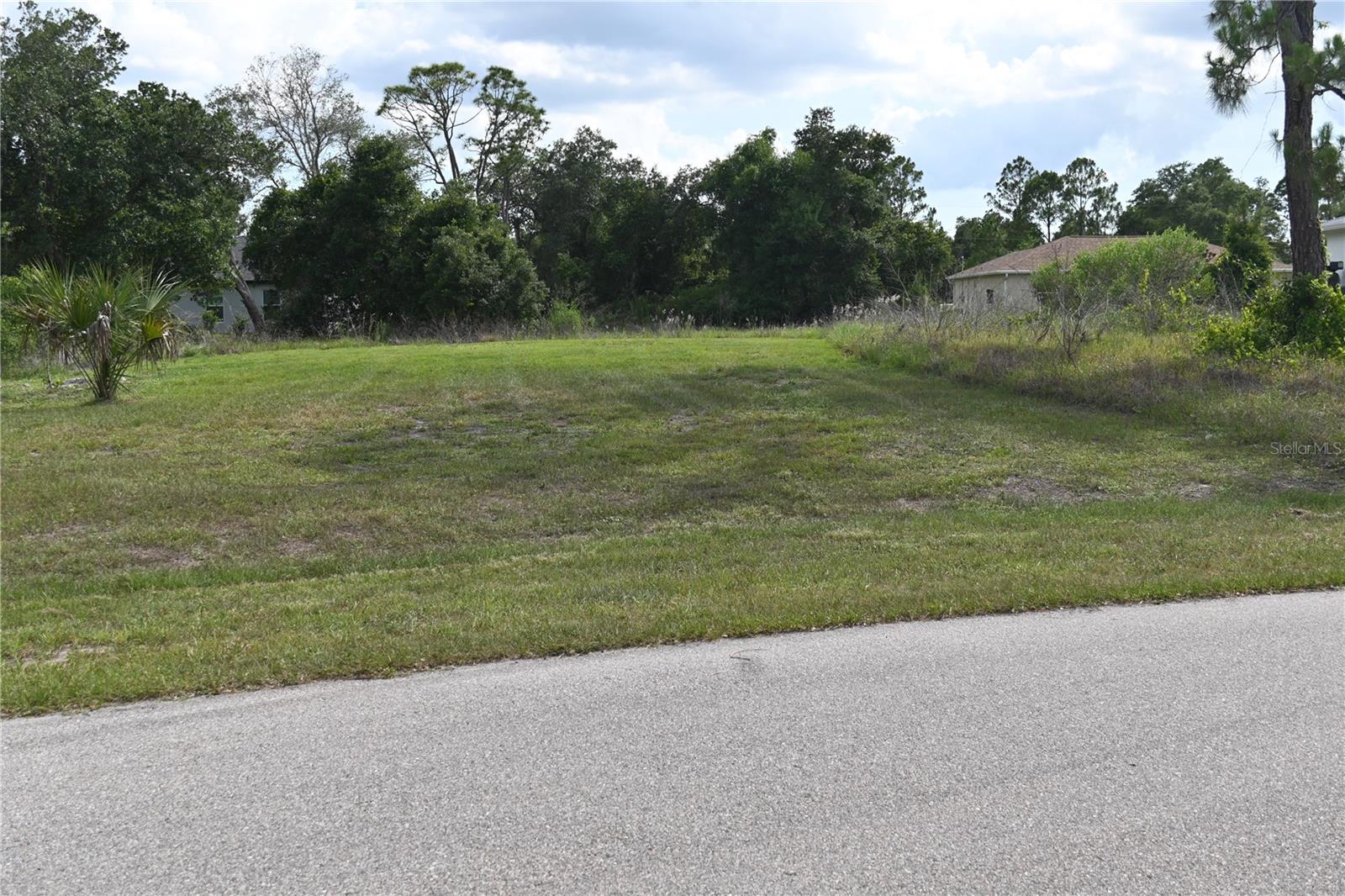 Charmer Ln Property Photo 5