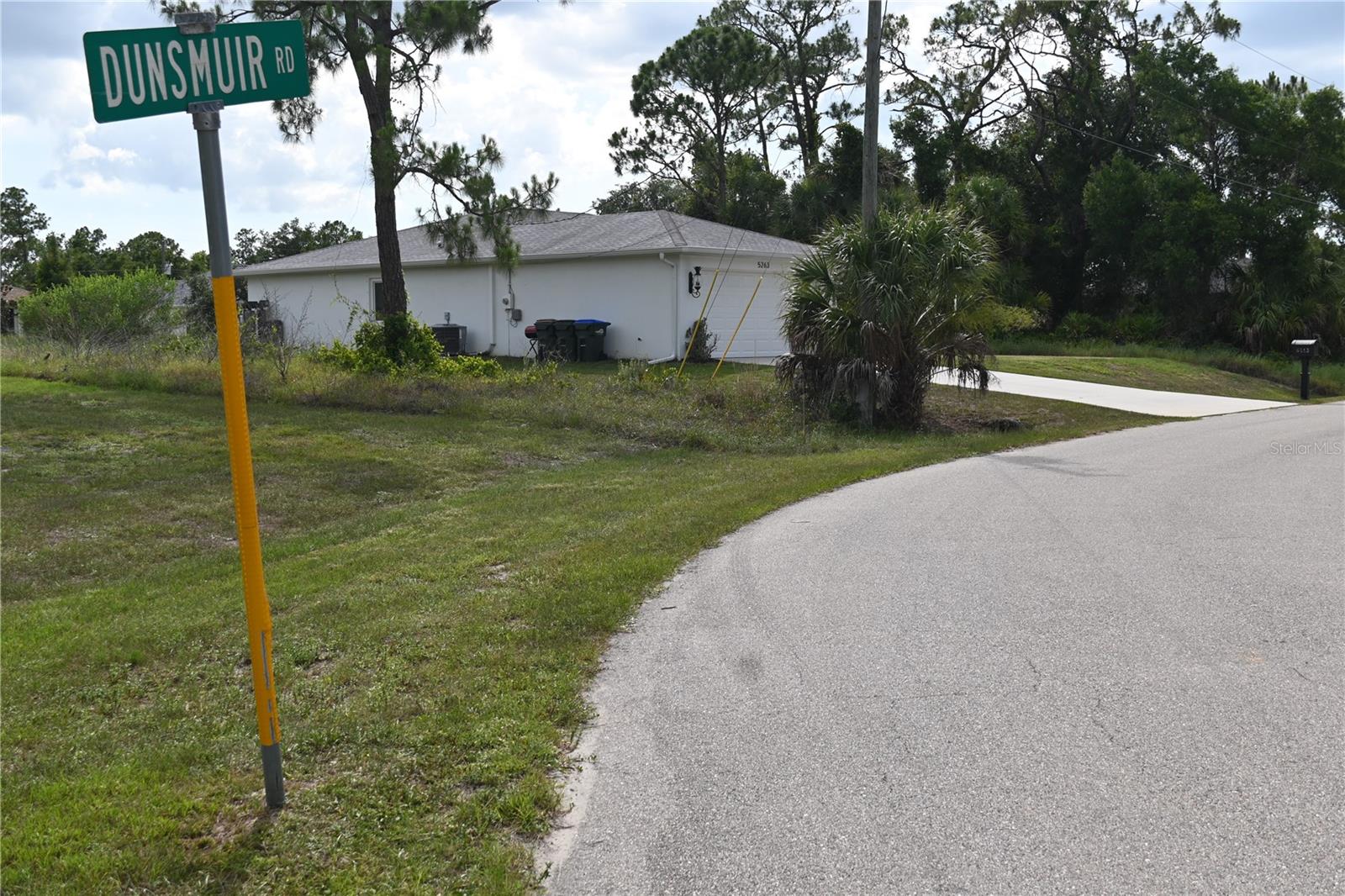 Charmer Ln Property Photo 7
