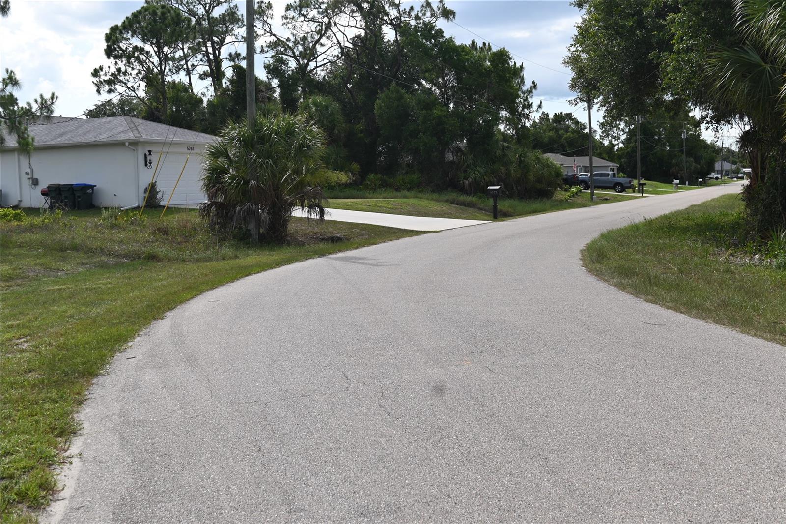 Charmer Ln Property Photo 8