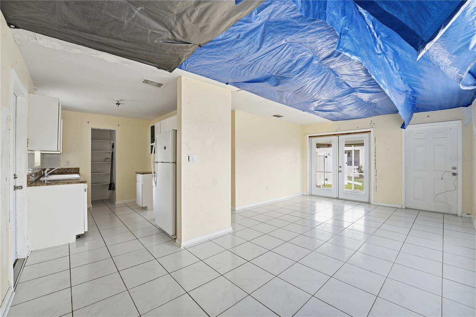 21123 Glendale Ave Property Photo 9