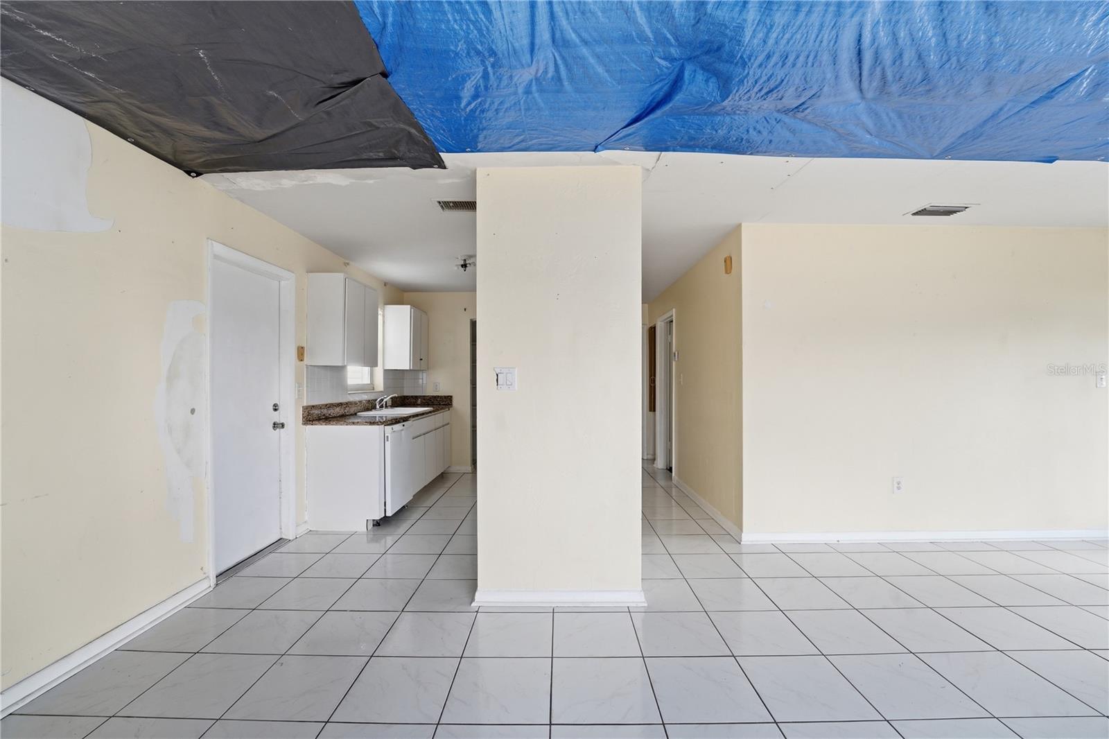 21123 Glendale Ave Property Photo 12